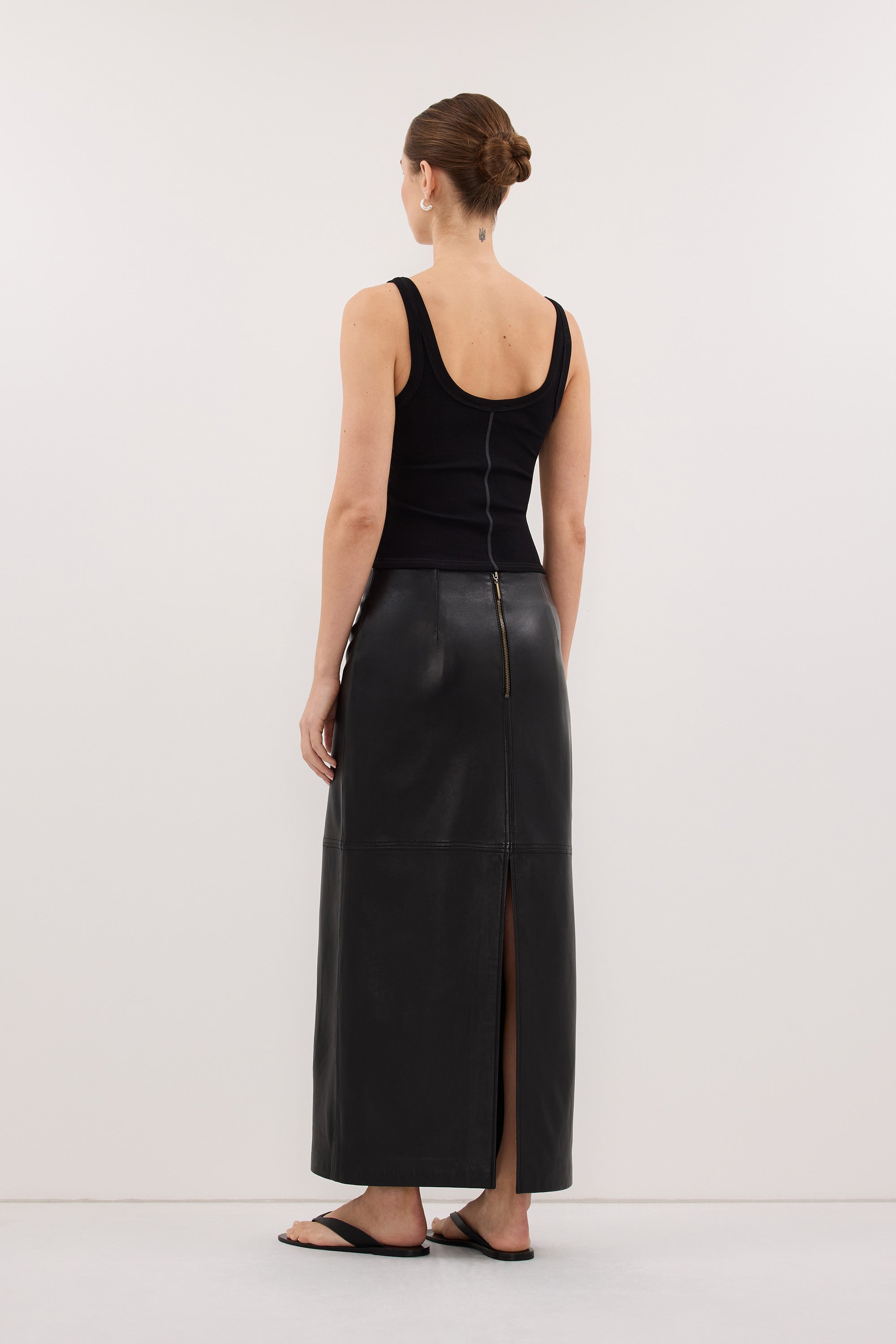 PHOEBE BLACK SCOOP NECK TANK TOP