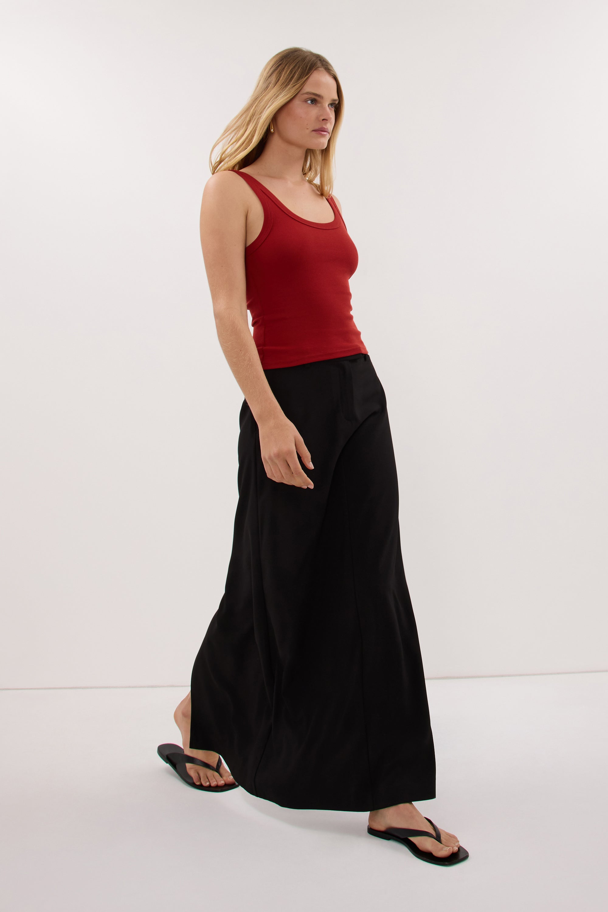 PHOEBE BURNT RED SCOOP NECK TANK