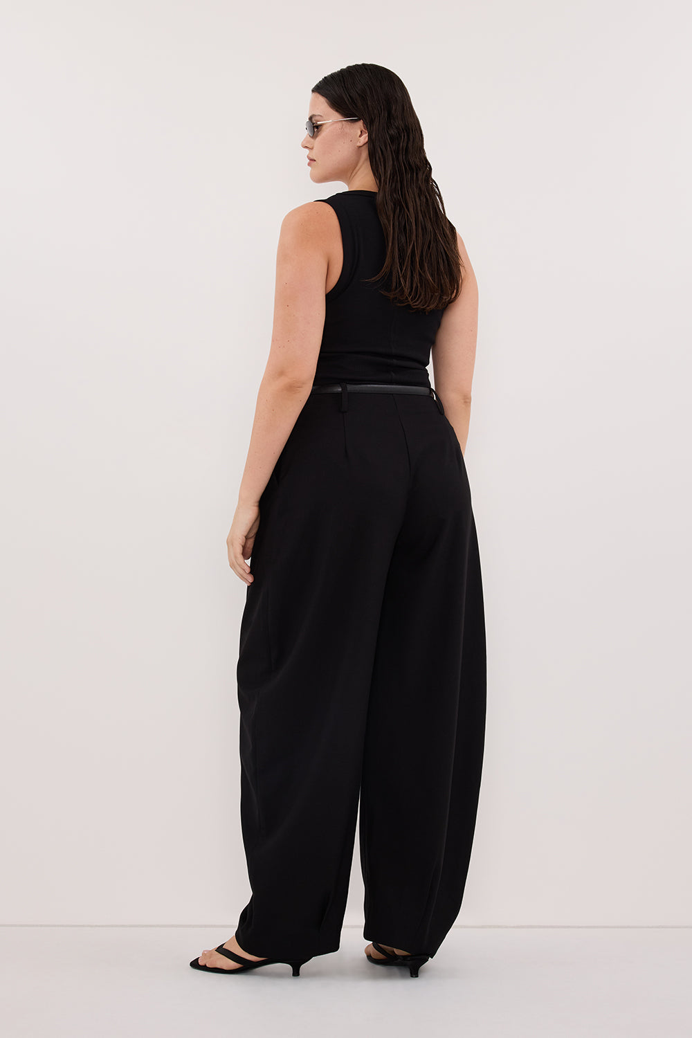 CLARA BLACK SCOOP NECK TANK TOP