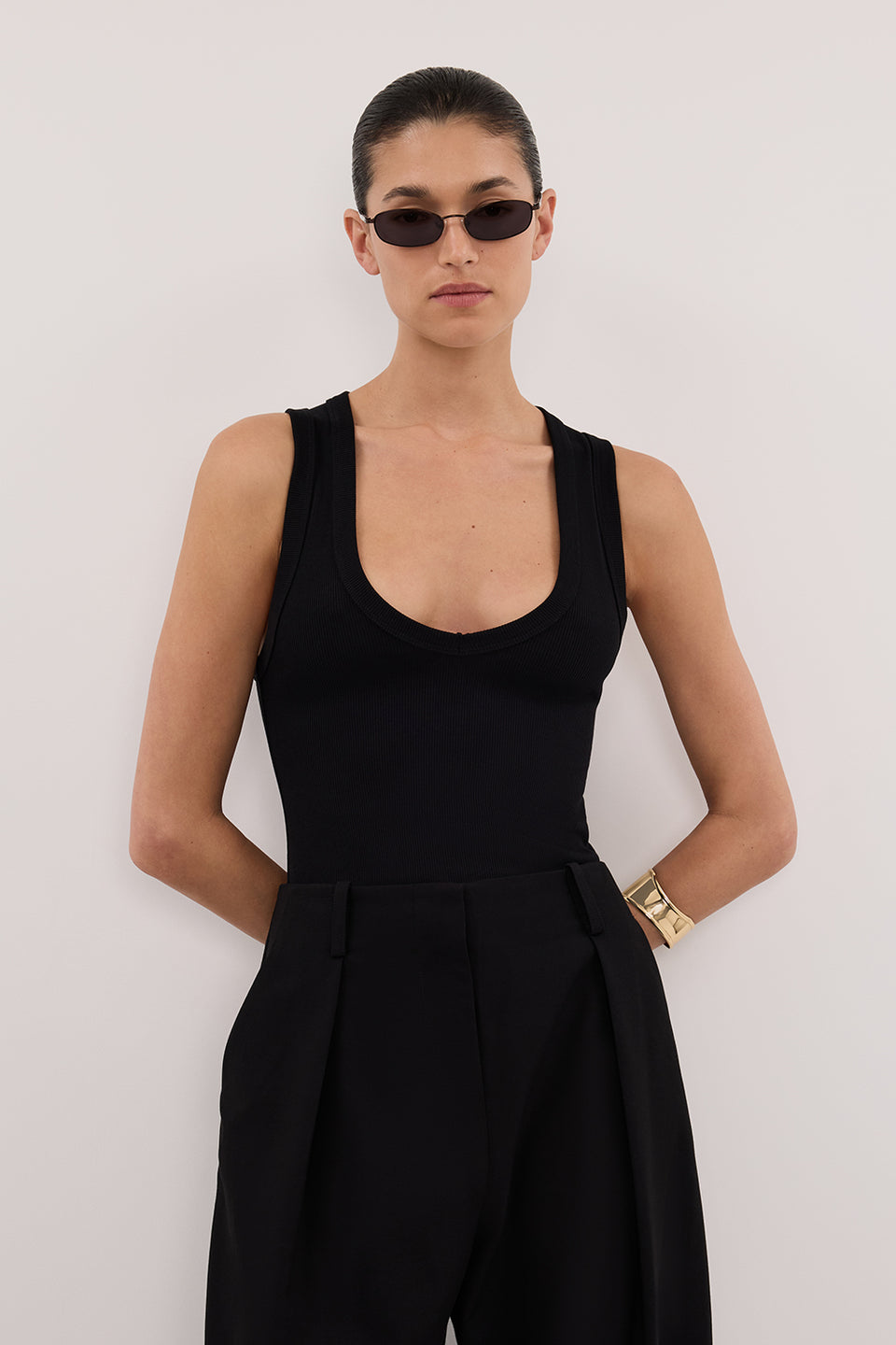 YASMIN BLACK SLEEVELESS KNIT TANK Clothing DISSH Boutiques 
