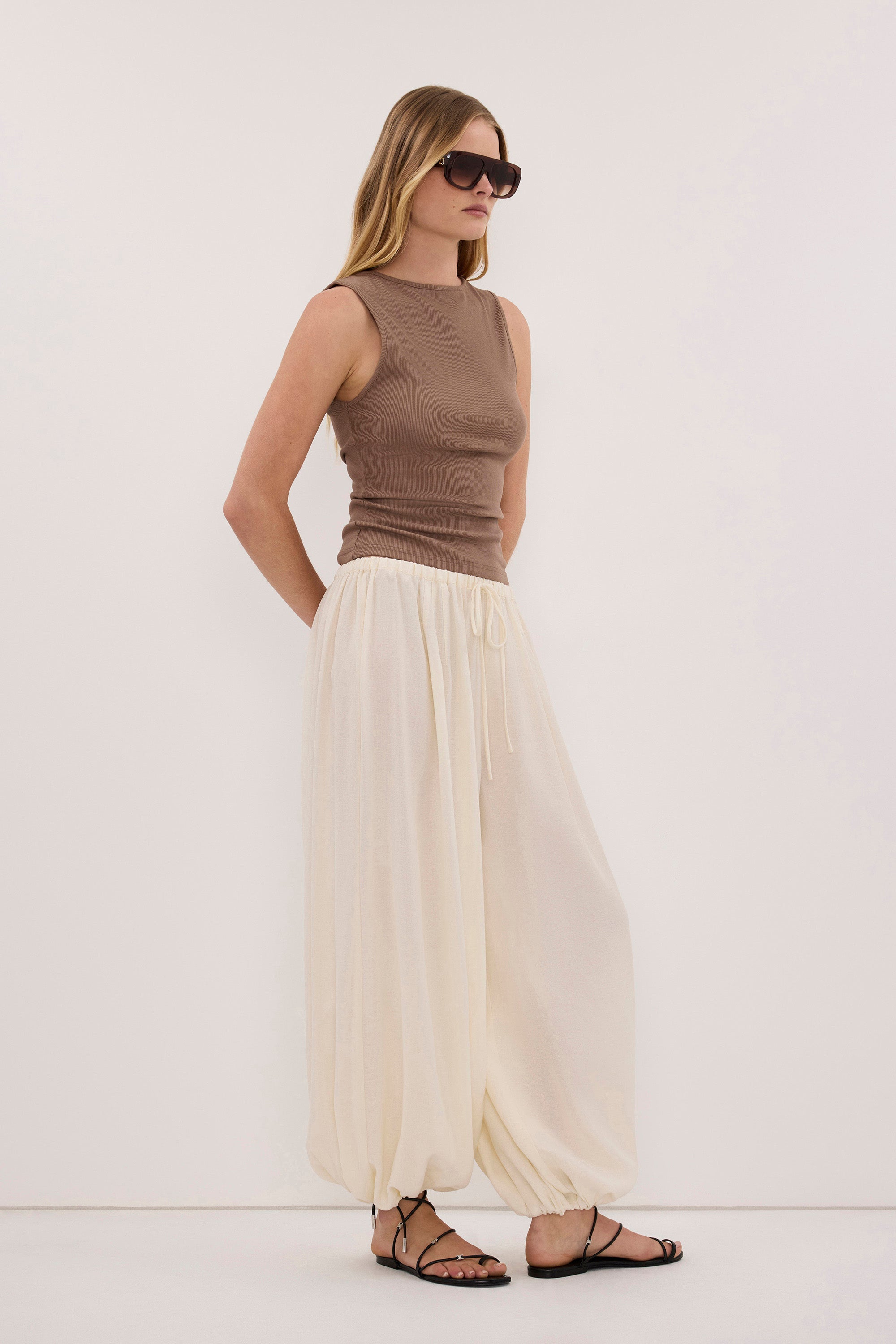 AMARA MUSHROOM BOAT NECK KNIT TANK