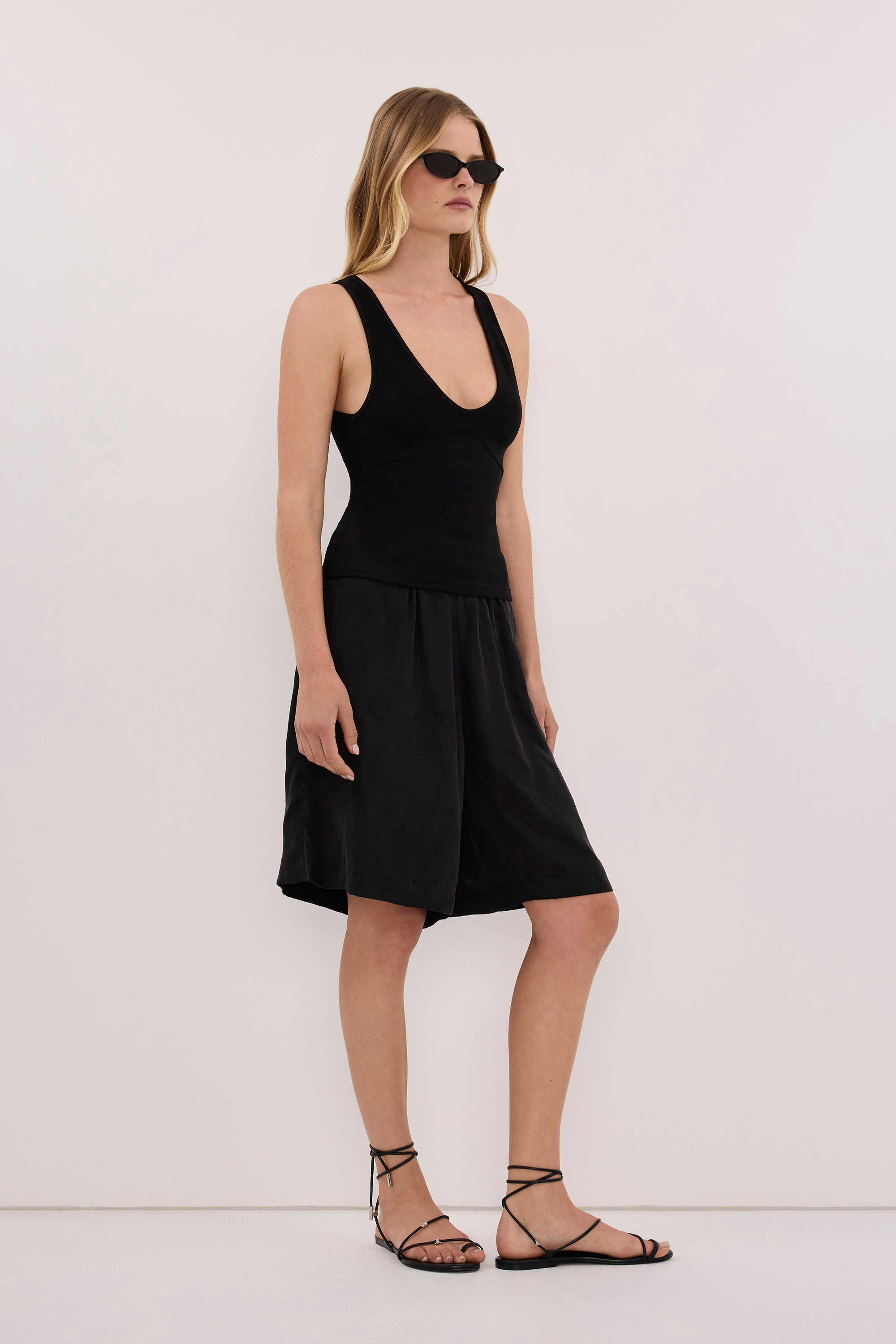 ROSIE BLACK V NECK KNIT TANK