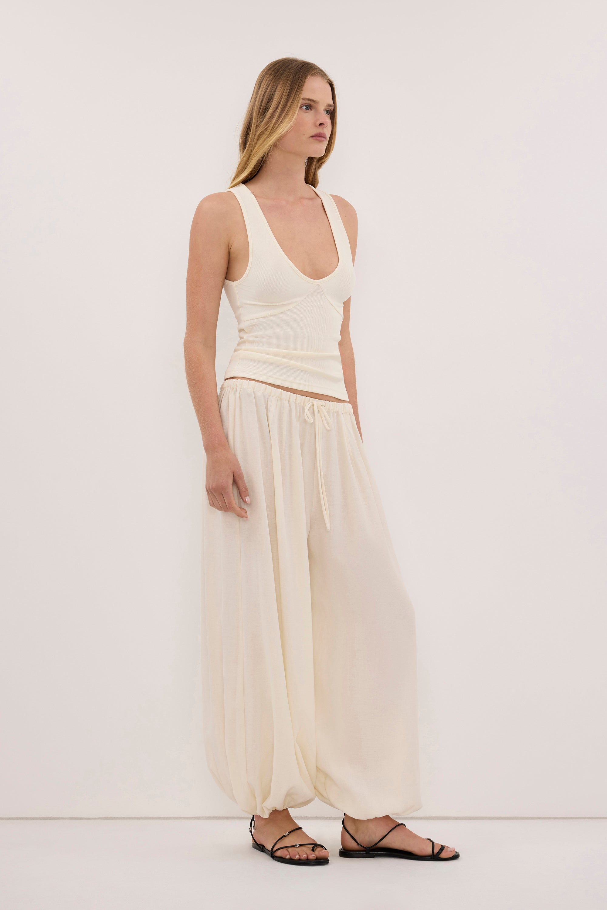 ROSIE STRAW V NECK KNIT TANK