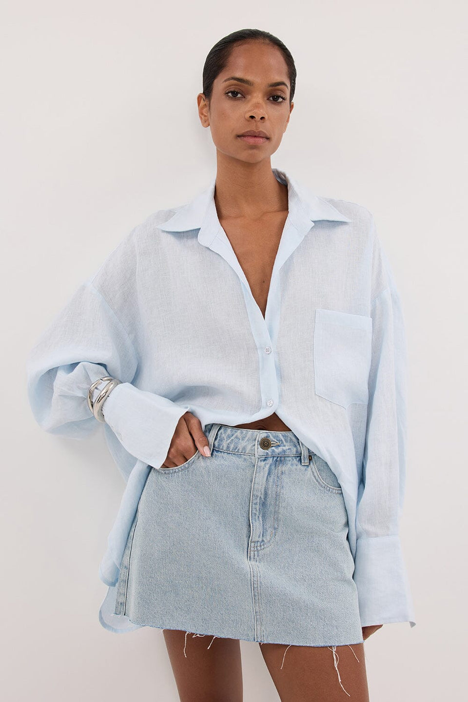 DANA LIGHT RINSE DENIM MINI SKIRT Clothing DISSH Boutiques 