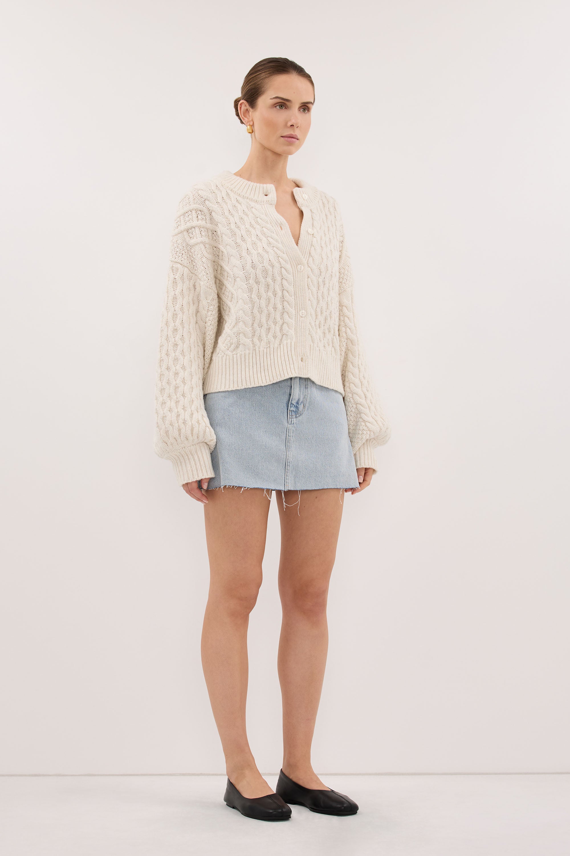 DANA LIGHT RINSE DENIM MINI SKIRT