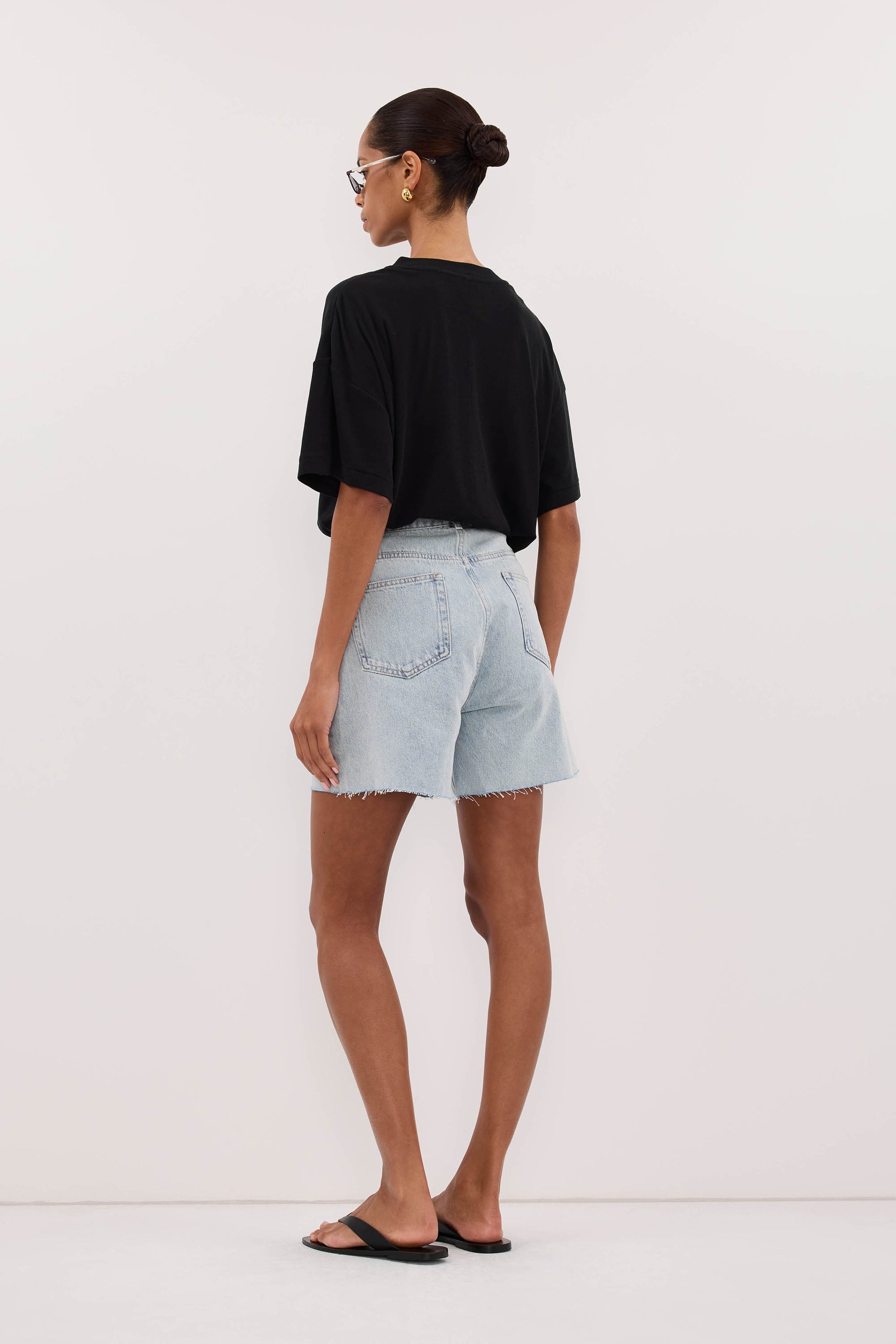 MARLEY LIGHT RINSE DENIM SHORT – DISSH