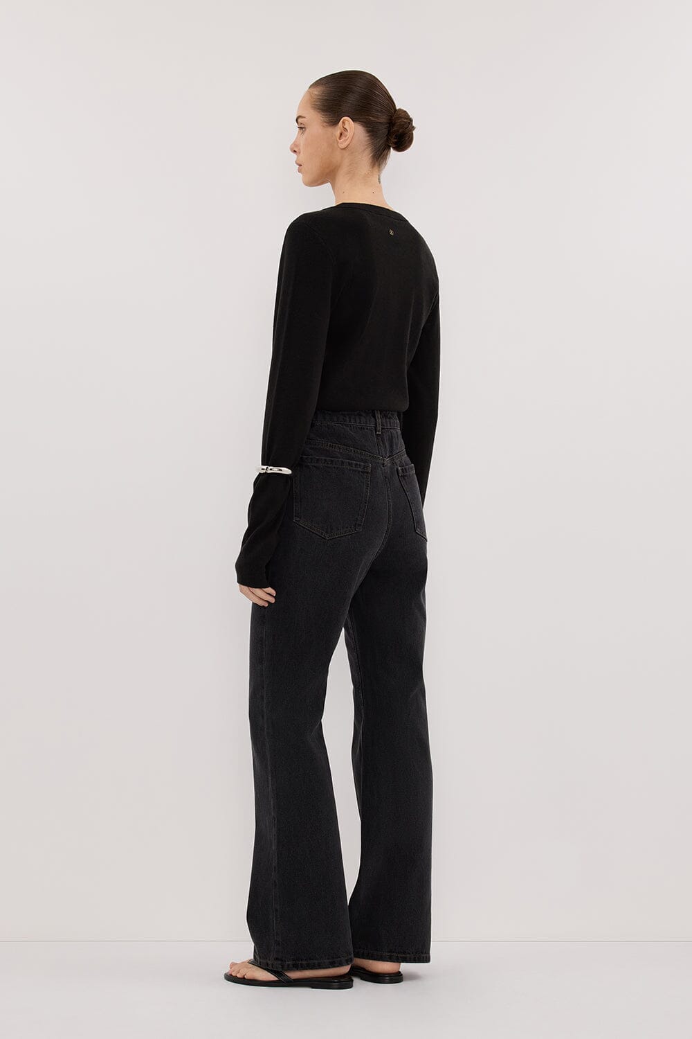 NOELLE BLACK RINSE BOOTLEG JEAN Clothing DISSH Boutiques 