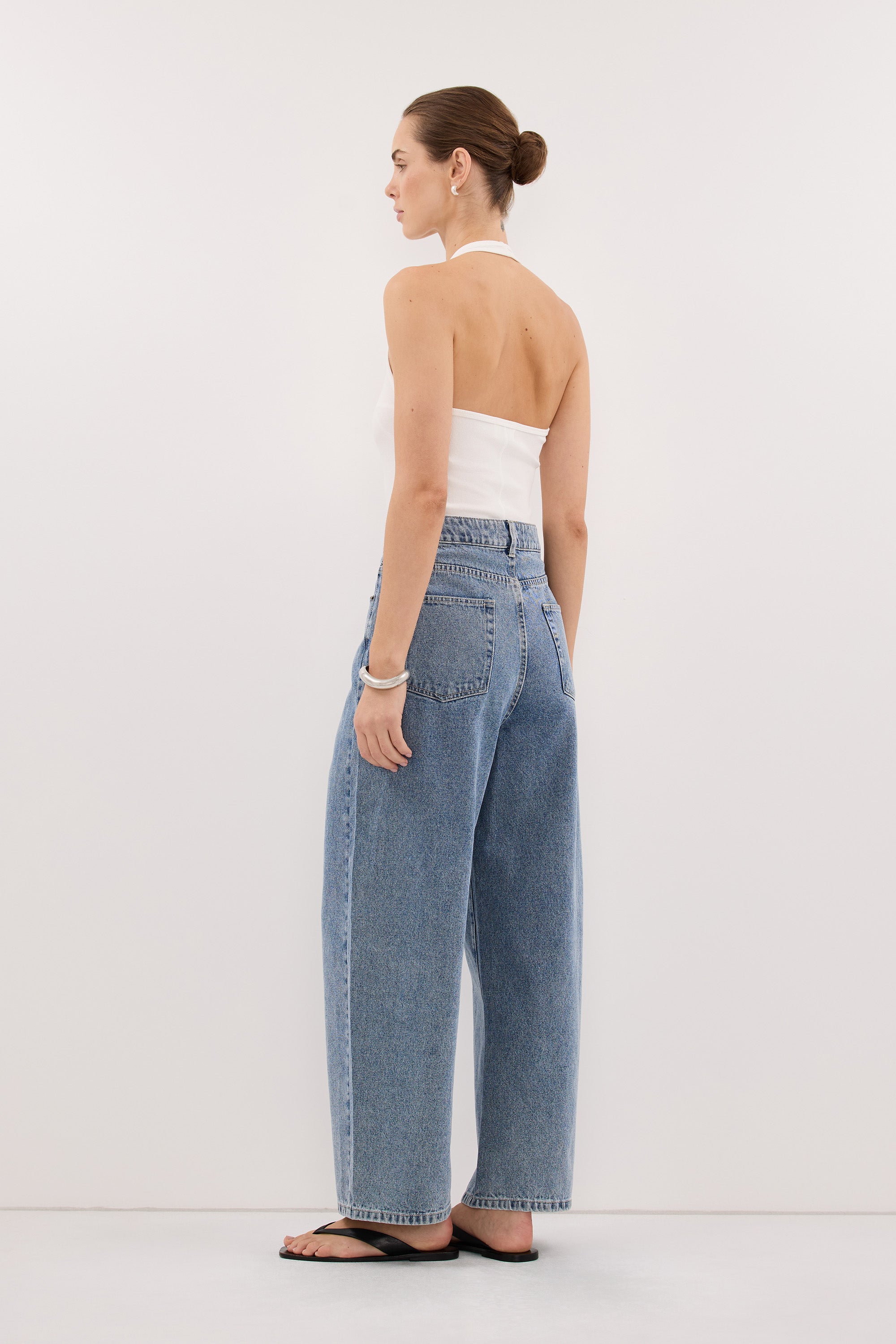 FRANK MID BLUE RELAXED BARREL JEAN