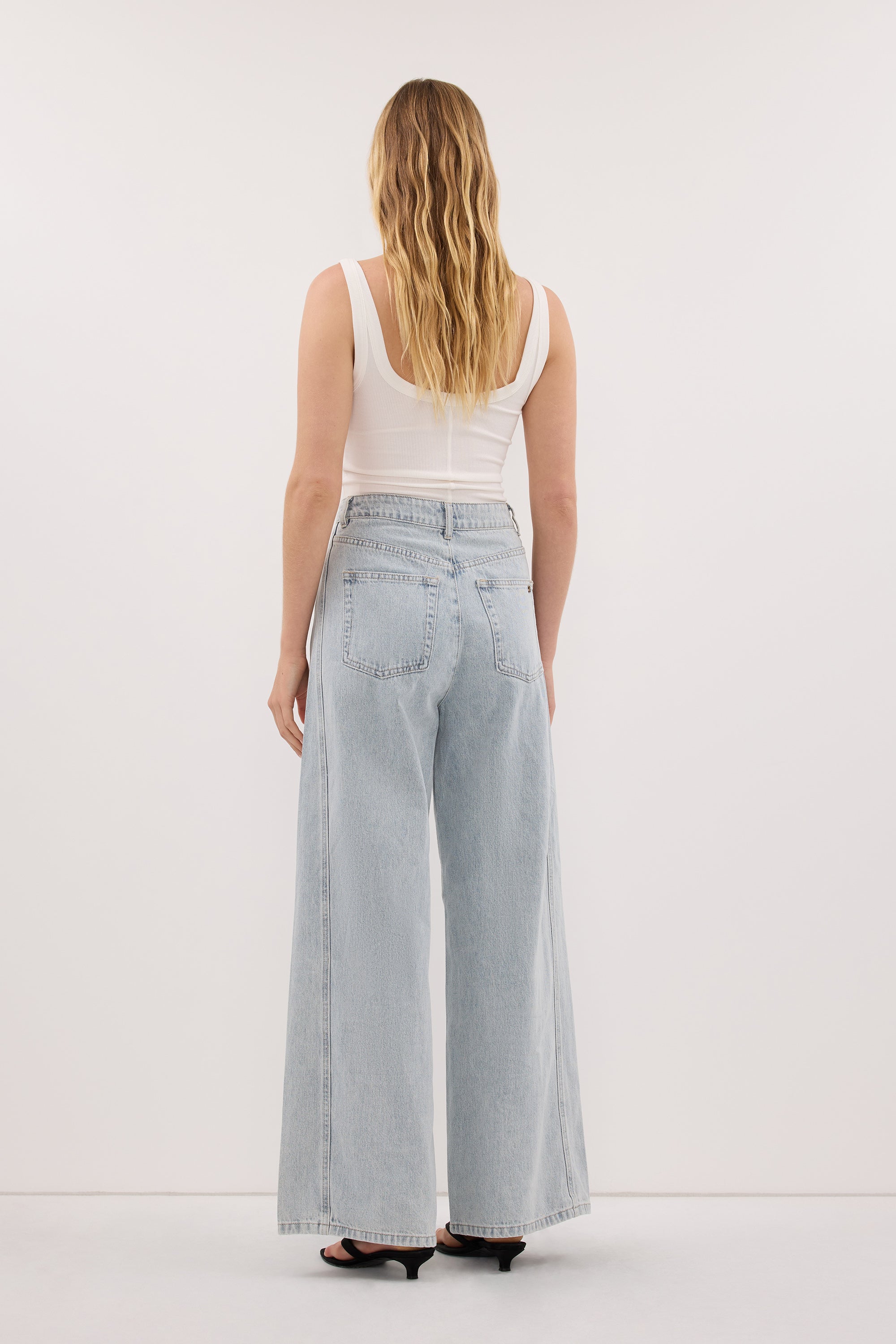 DREW LIGHT RINSE WIDE LEG DENIM JEAN