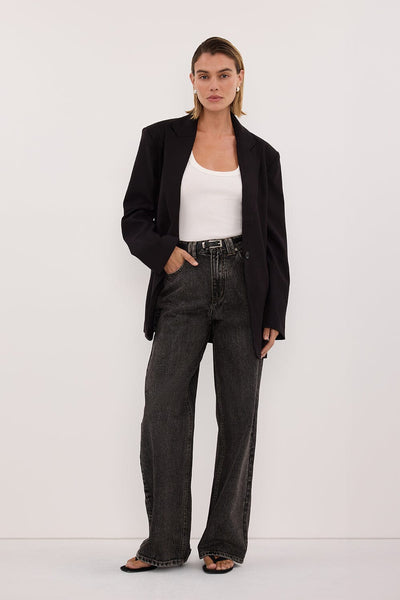 Joanna wearing REAGAN 2.0 WASHED BLACK SLOUCHY JEAN