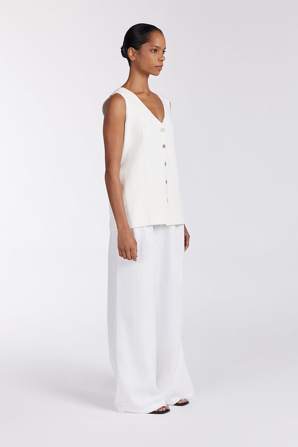 LISA OFF WHITE TAILORED KNIT VEST | Dissh