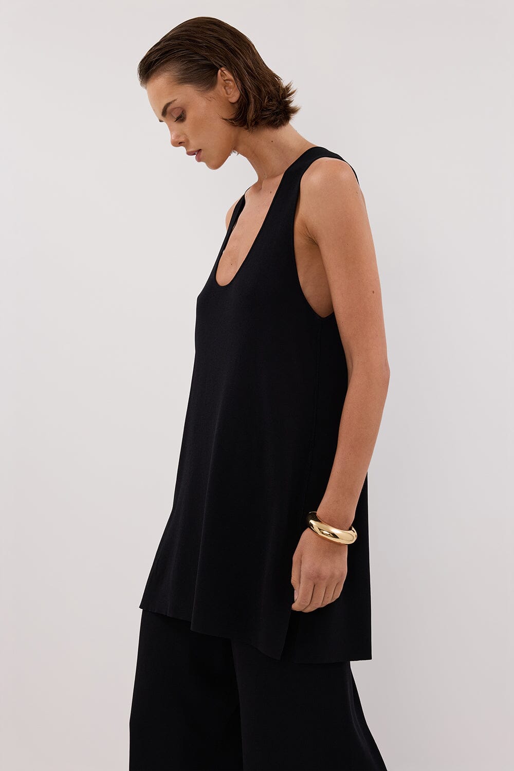 RAY BLACK SCOOP LONGLINE TOP Clothing DISSH Boutiques XXS BLACK 