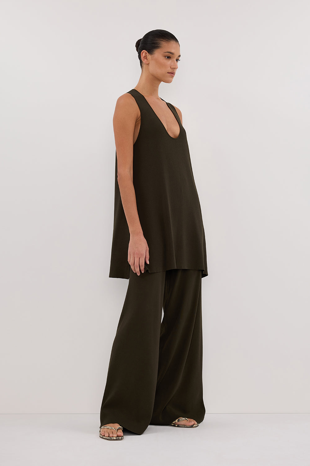 RAY FOREST SCOOP LONGLINE TOP Clothing DISSH Boutiques 