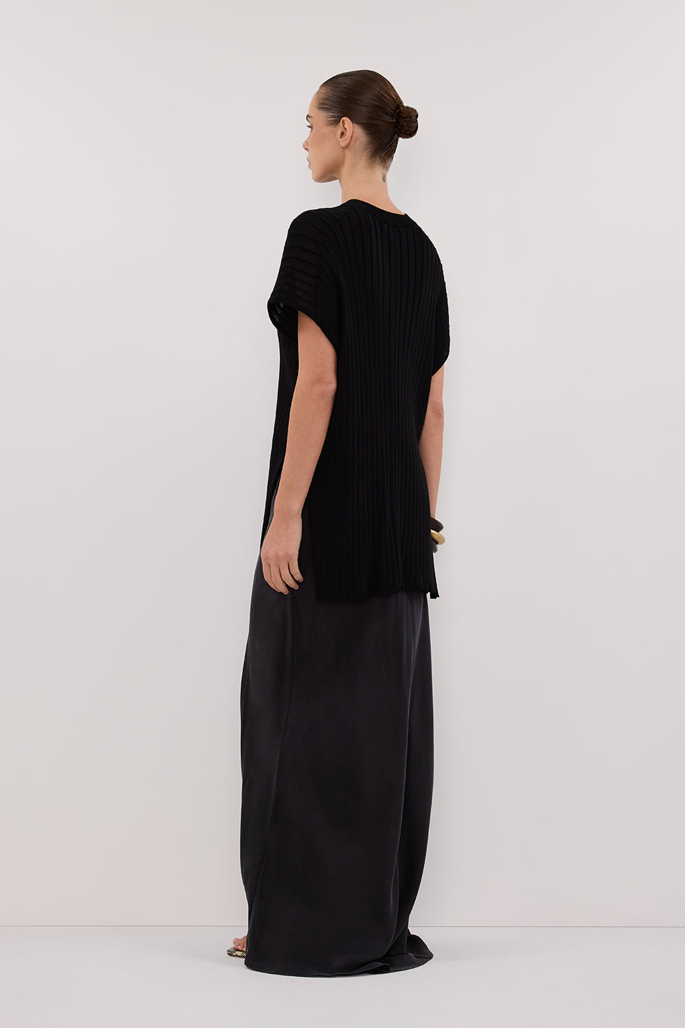 JADE BLACK SLEEVLESS KNIT TOP Clothing DISSH Boutiques 