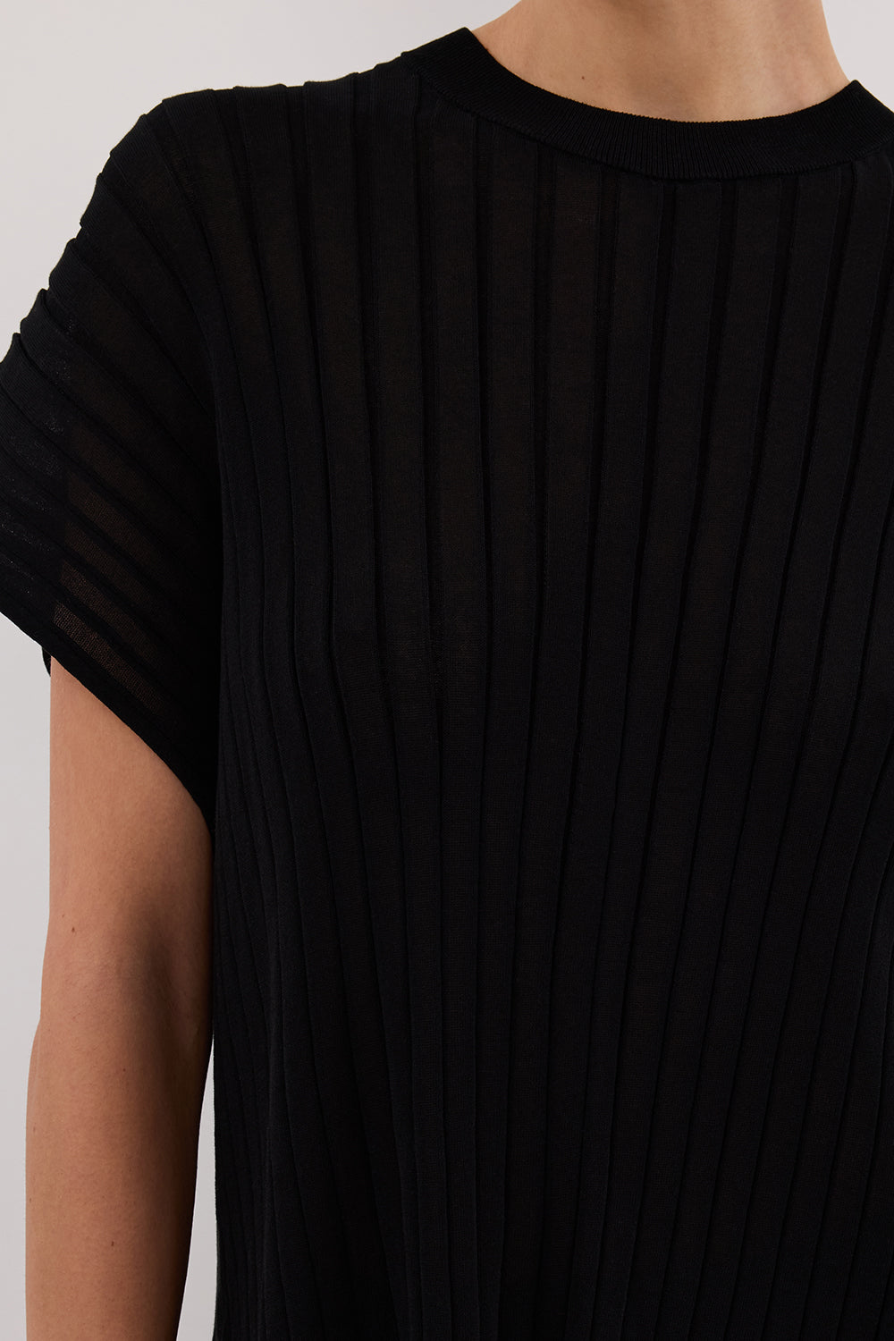 JADE BLACK SLEEVLESS KNIT TOP Clothing DISSH Boutiques 