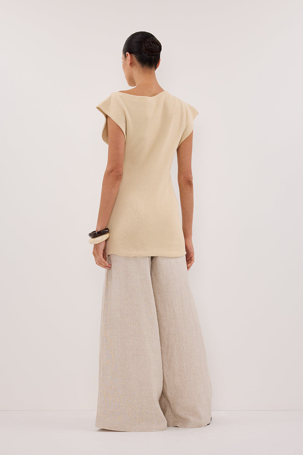 LIA NATURAL SLEEVELESS KNIT TOP Clothing DISSH Boutiques 