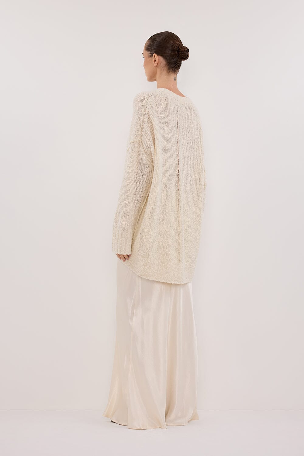 CICI CREAM LONGLINE JUMPER Clothing DISSH Boutiques 