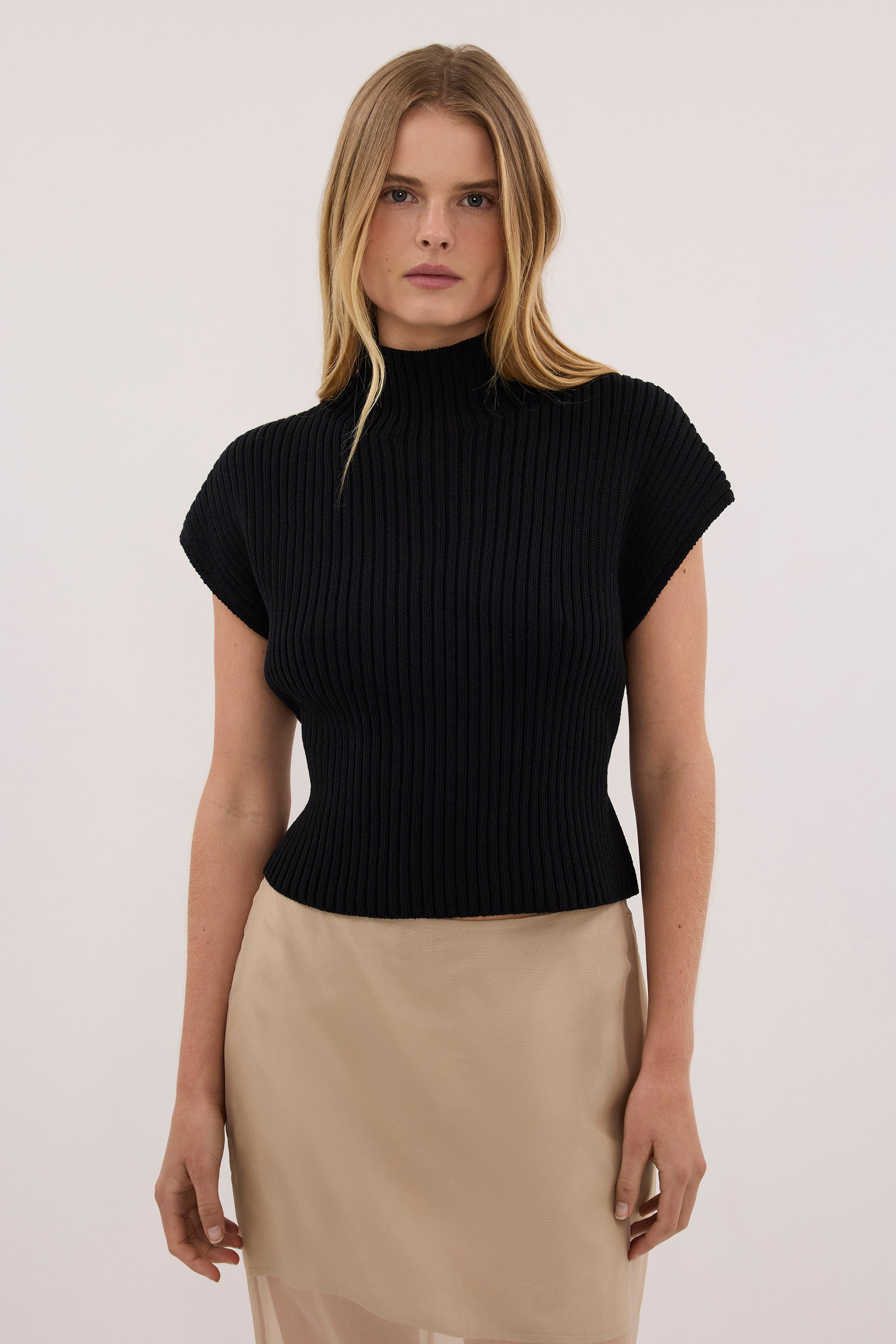 DELLA BLACK KNIT TOP