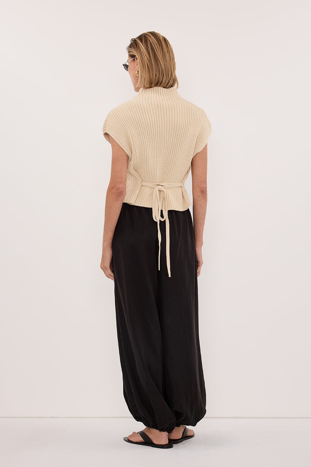 DELLA NATURAL KNIT TOP Clothing DISSH Boutiques 