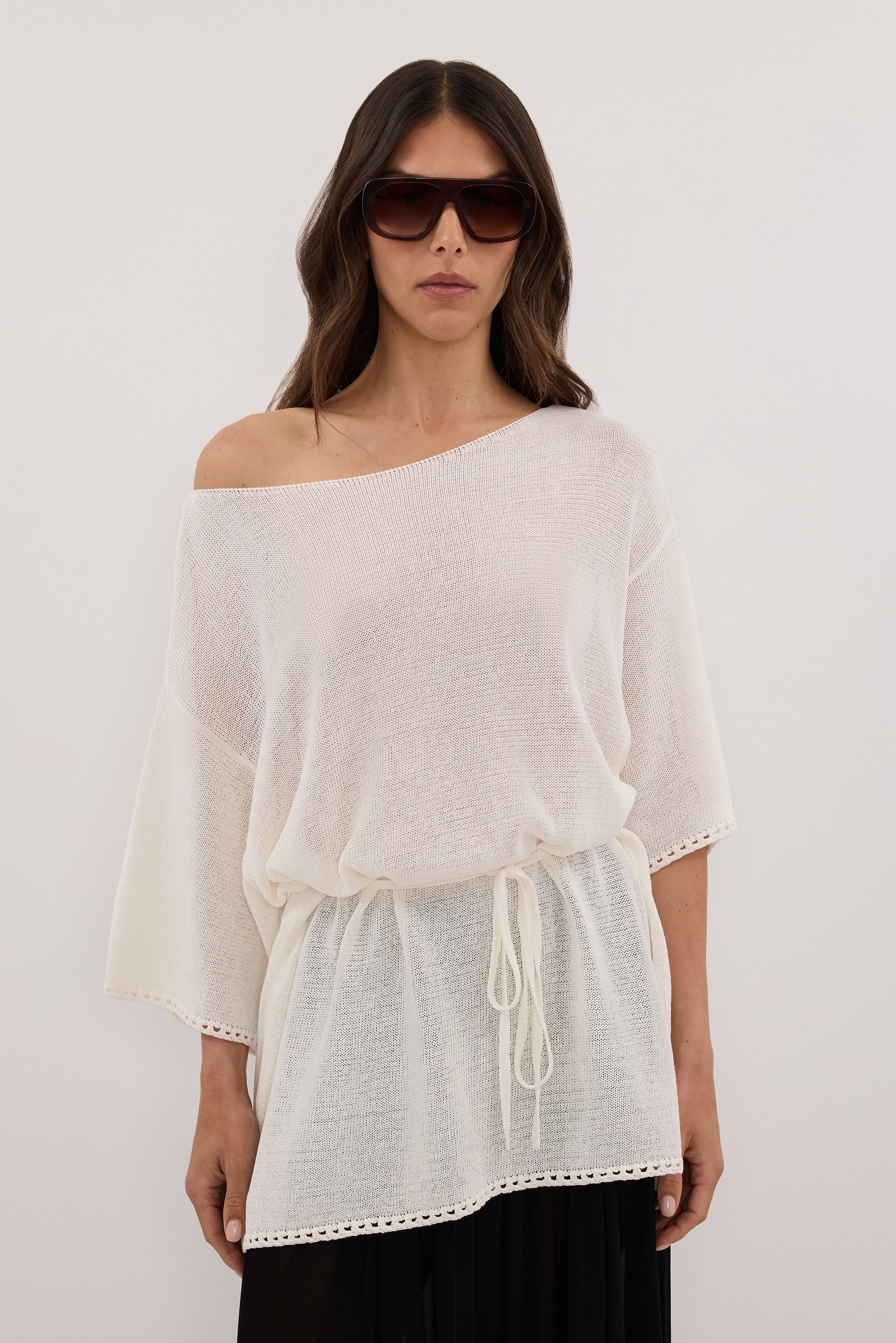 TARI OFF WHITE BOAT NECK TEE