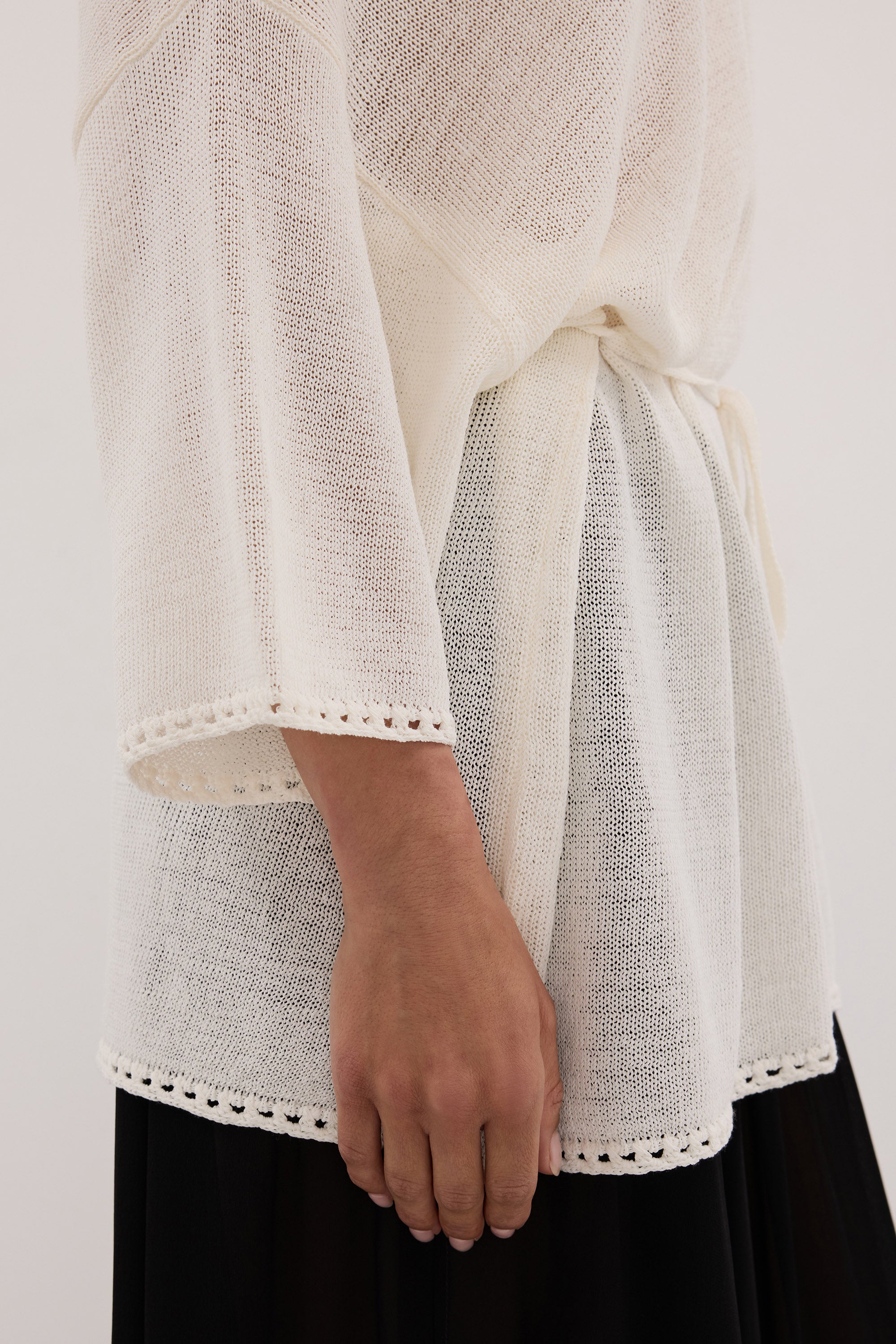 TARI OFF WHITE BOAT NECK TEE