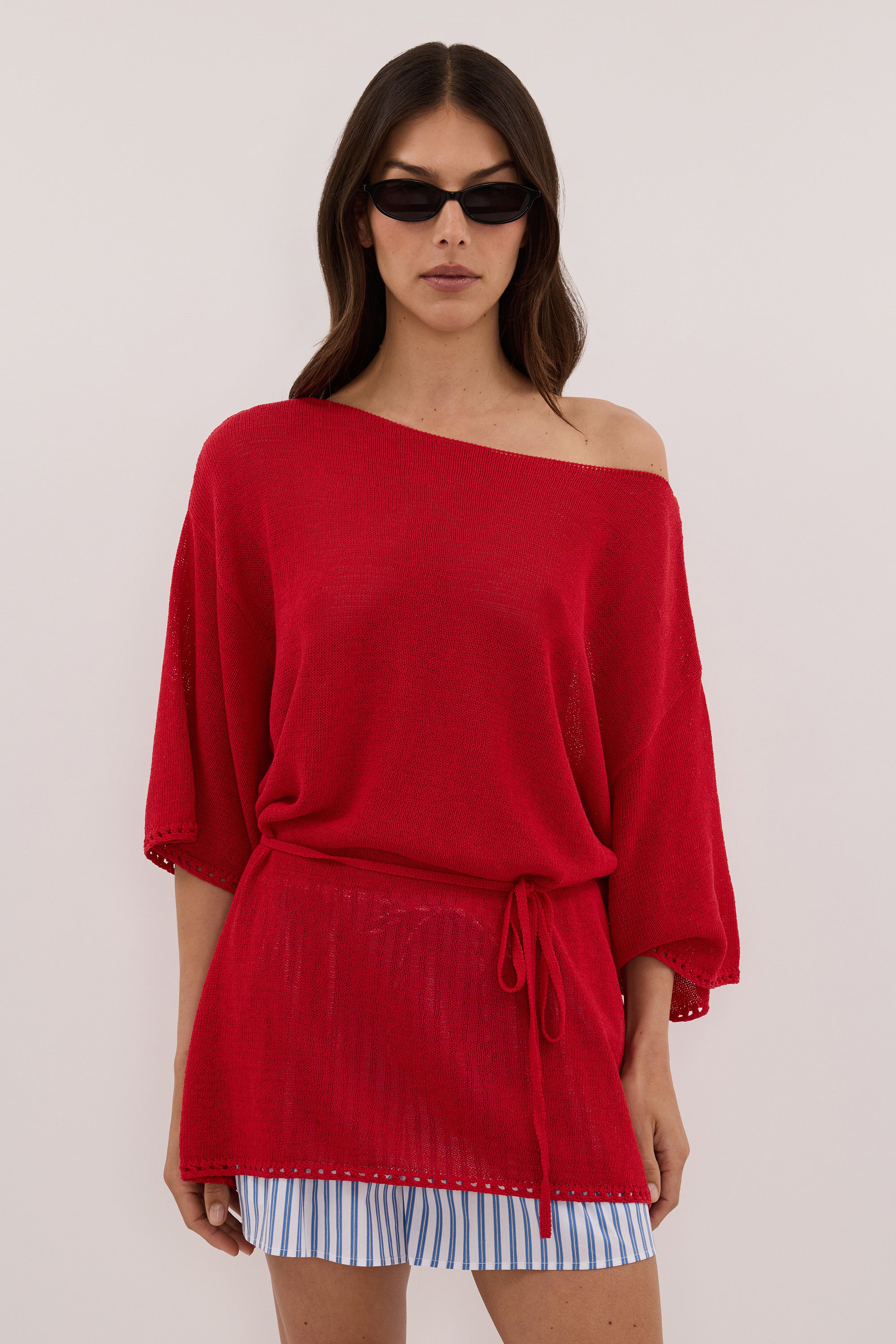 TARI RED BOAT NECK TEE