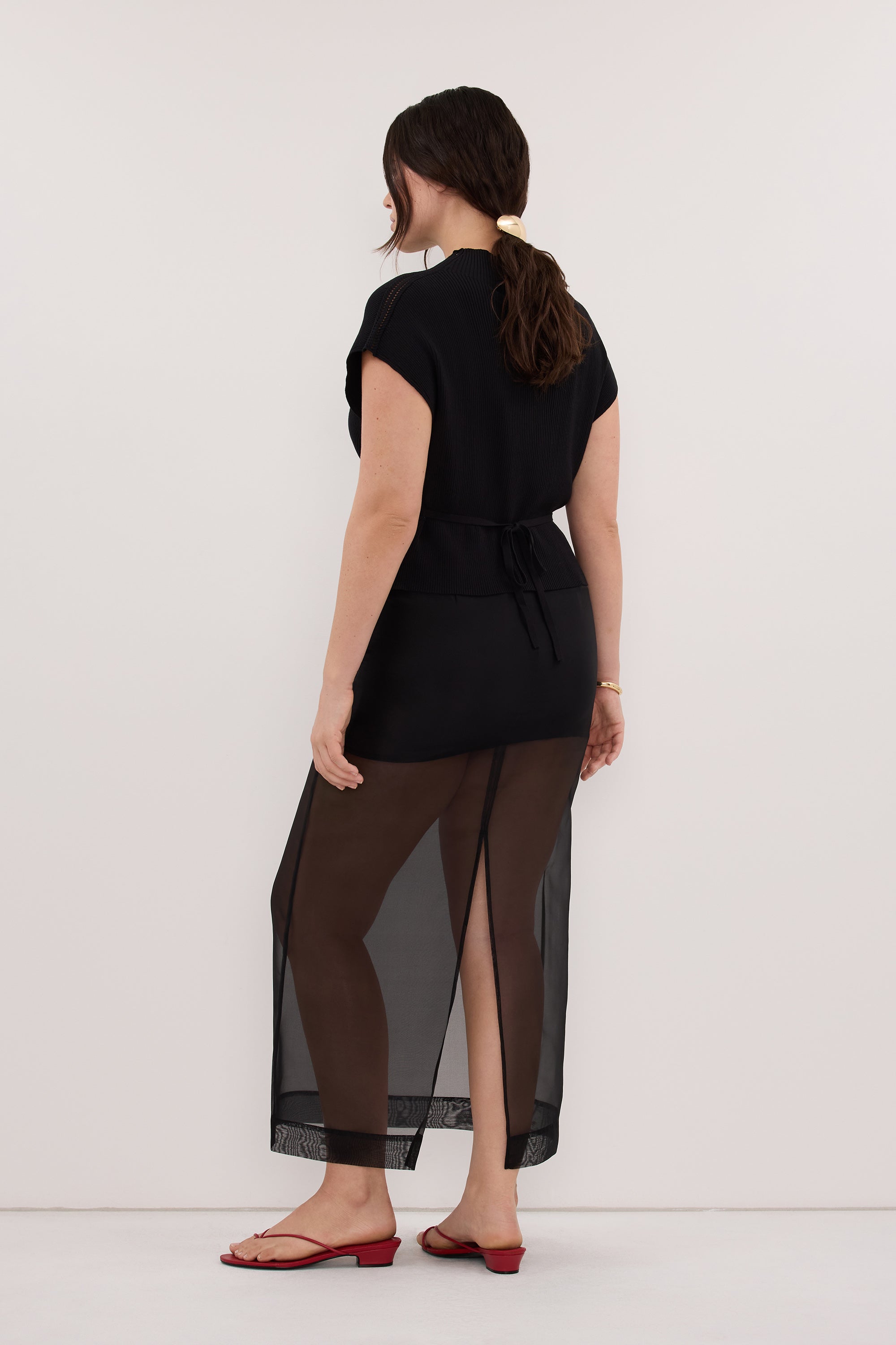 OLINNA BLACK TEXTURED KNIT TOP