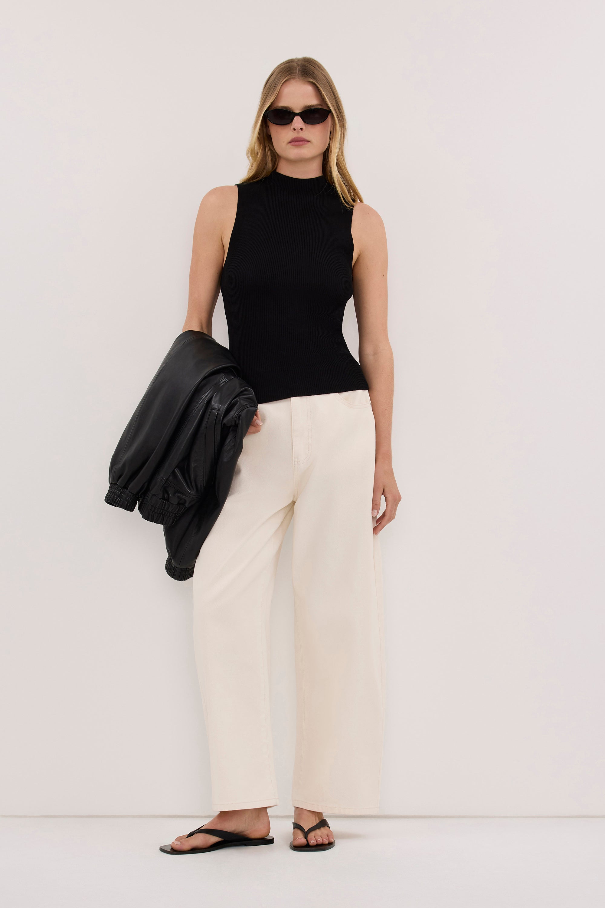 ANGEL BLACK SLEEVELESS KNIT TOP