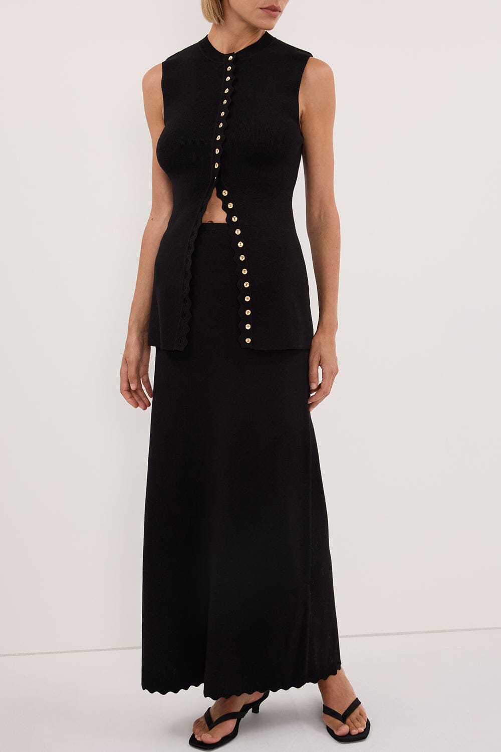 ZOE BLACK SCALLOPED KNIT MIDI SKIRT