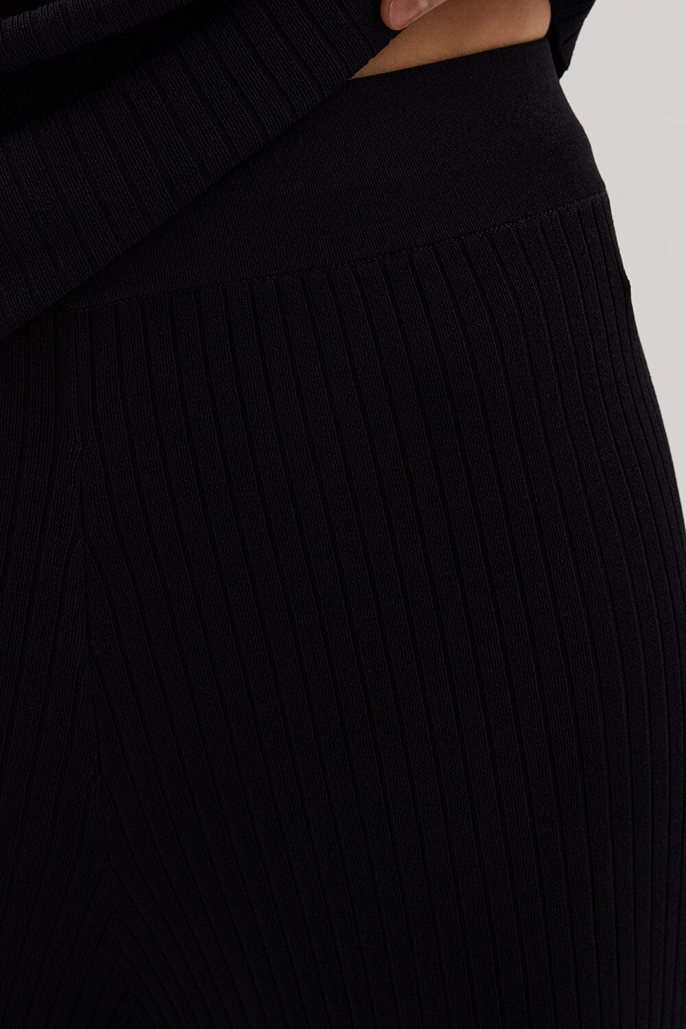 JOY BLACK KNIT PANT Clothing DISSH Boutiques 