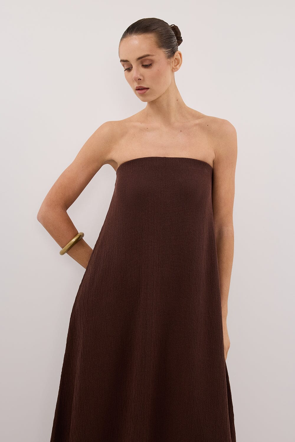 ALIAS CHOC TEXTURED KNIT STRAPLESS MIDI DRESS Clothing DISSH Boutiques 