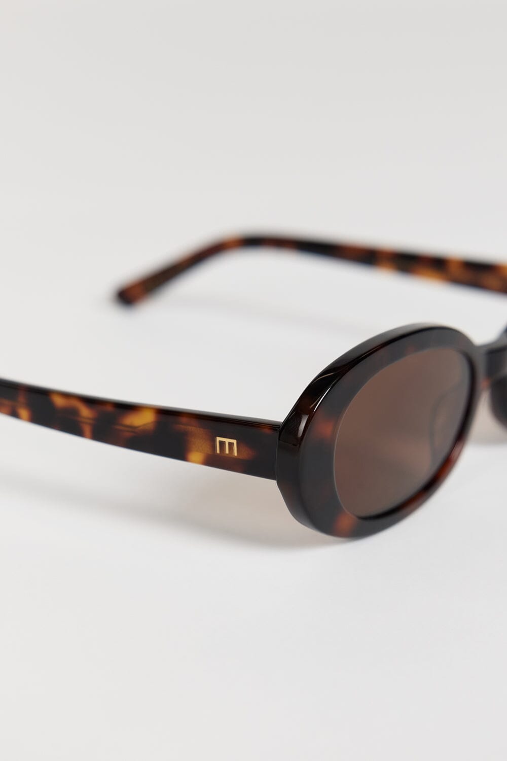 ELISA JOHNSON LYRIC LEIGH IN BROWN TORTOISE SUNGLASSES Accessories ELISA JOHNSON 