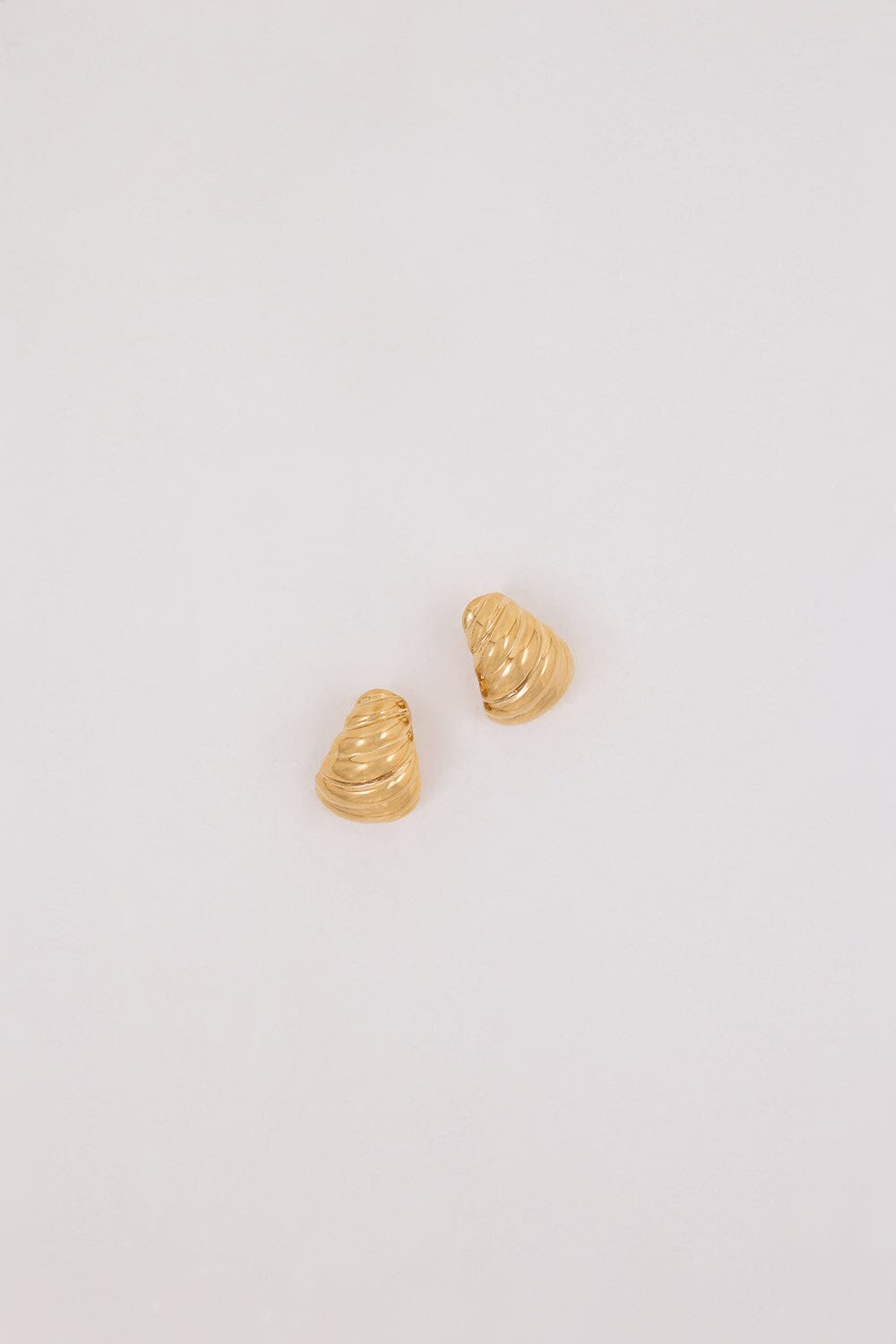 HEAVEN MAYHEM SHELL EARRING GOLD Accessories DISSH Boutiques O/S GOLD 