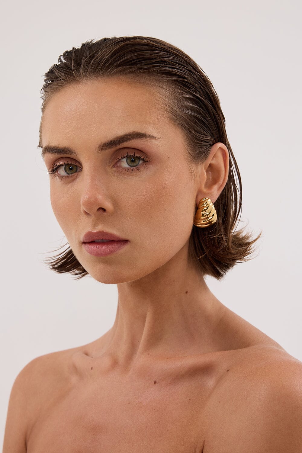 HEAVEN MAYHEM SHELL EARRING GOLD Accessories DISSH Boutiques 