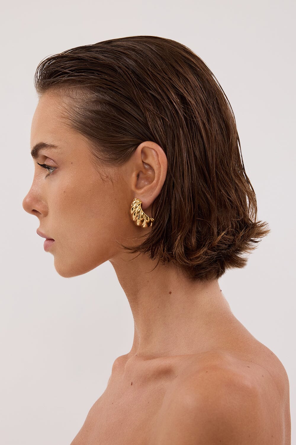 HEAVEN MAYHEM SHELL EARRING GOLD Accessories DISSH Boutiques 