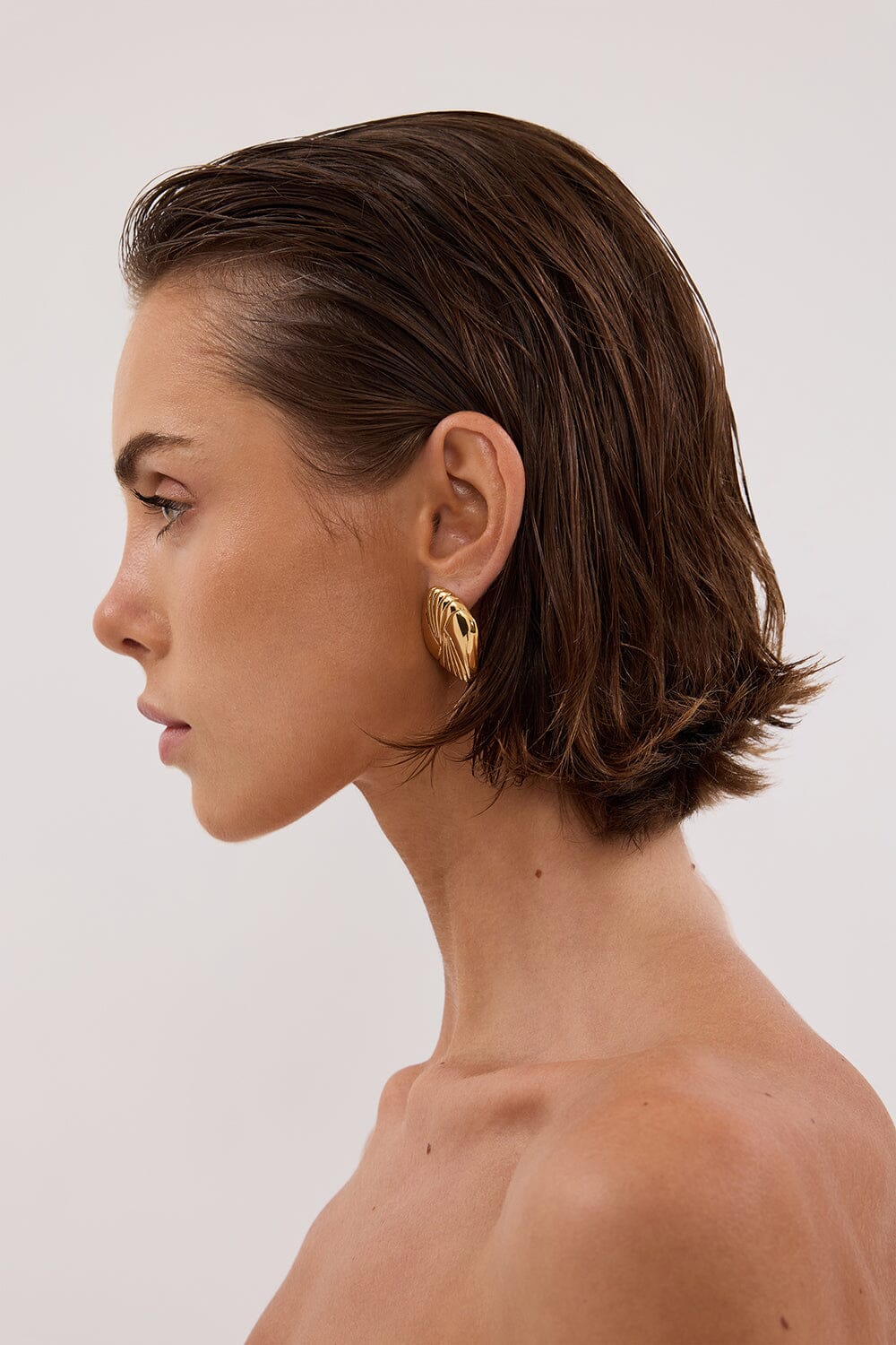 HEAVEN MAYHEM TABI EARRING GOLD Accessories DISSH Boutiques 