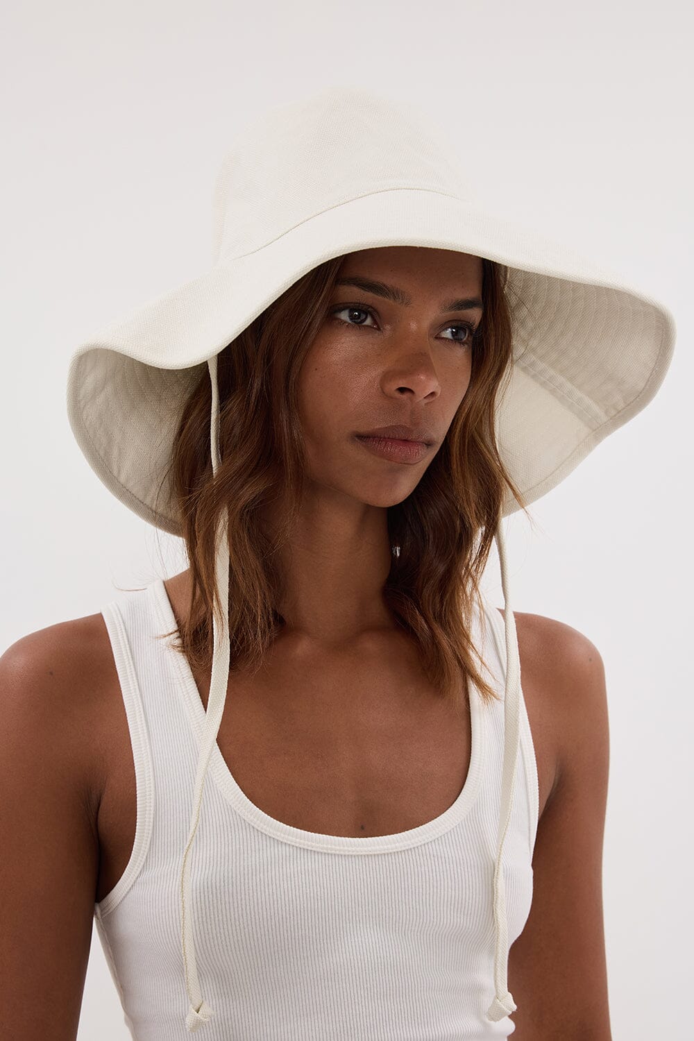 LACK OF COLOR ?THE HOLIDAYCOCONUT BUCKET HAT Accessories DISSH Boutiques 