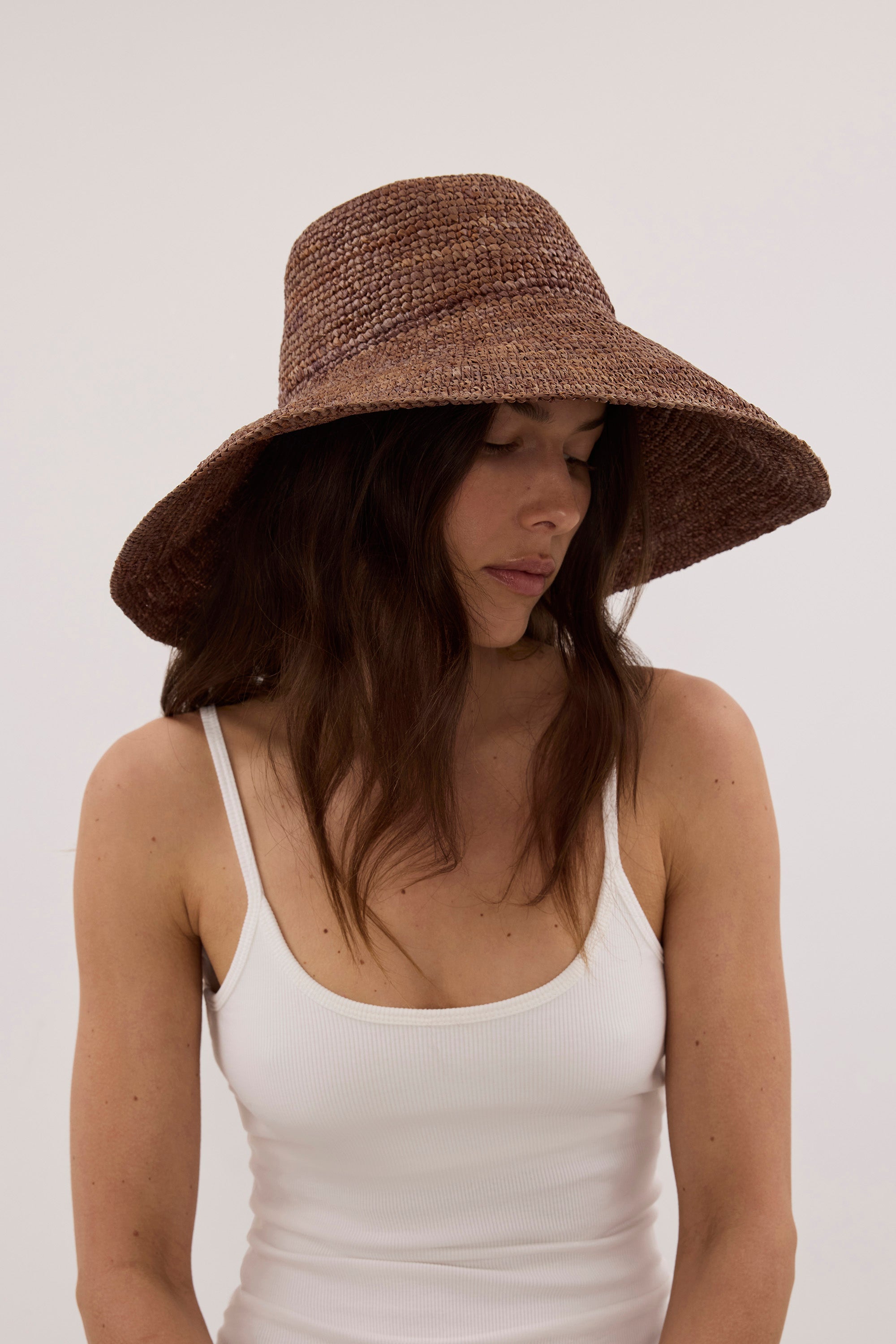 OCHRE LANE COCOA RAFFIA BUCKET HAT