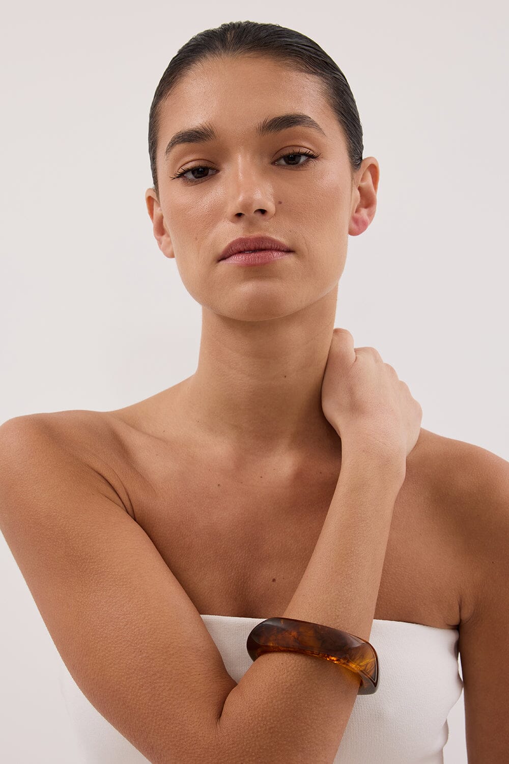 NOAH THE LABEL BROWN RESIN BANGLE Accessories NOAH THE LABEL 