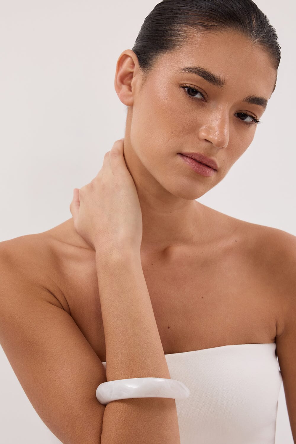 NOAH THE LABEL WHITE RESIN BANGLE Accessories NOAH THE LABEL 