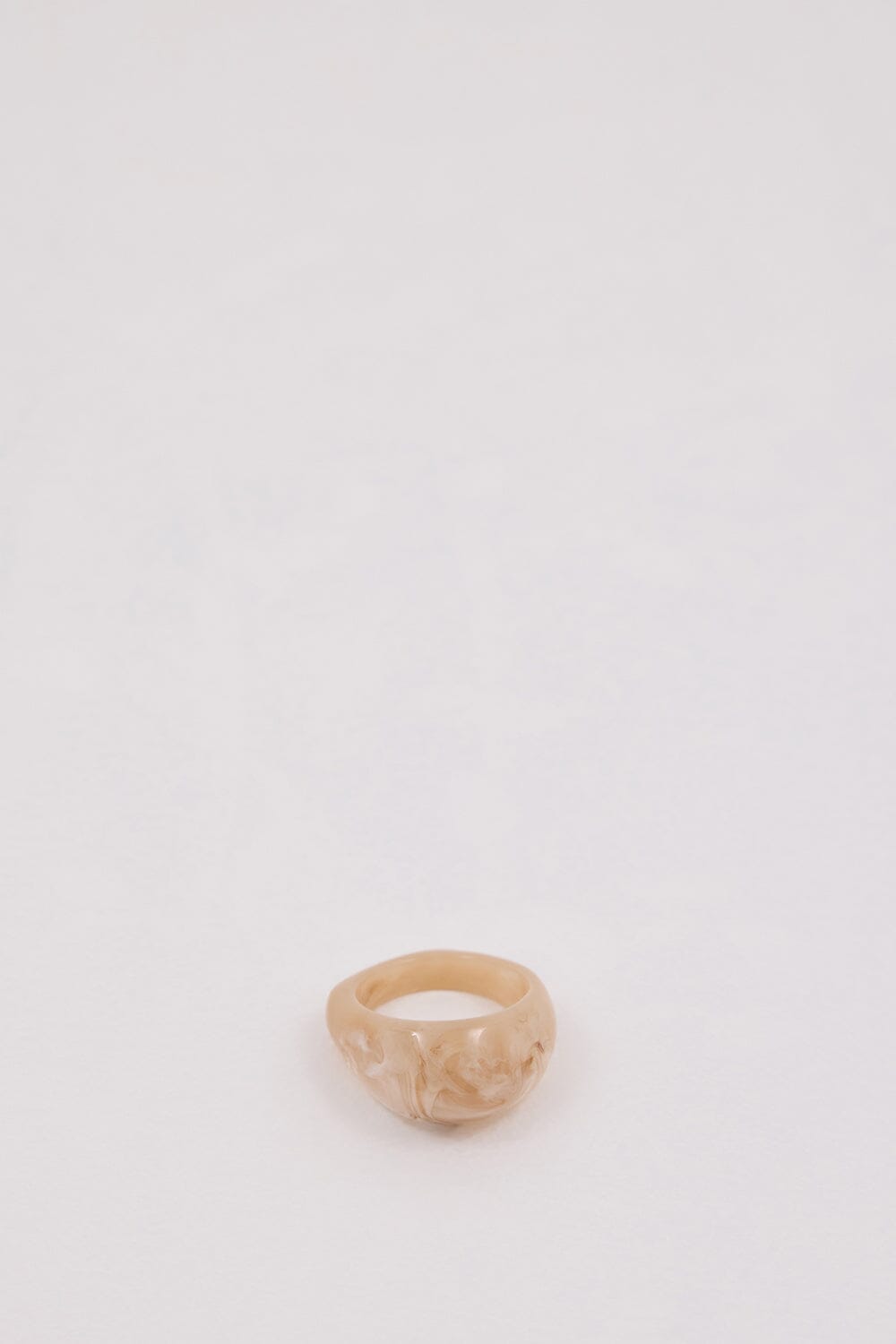NOAH THE LABEL CREAM CHUNKY RESIN RING Accessories NOAH THE LABEL 