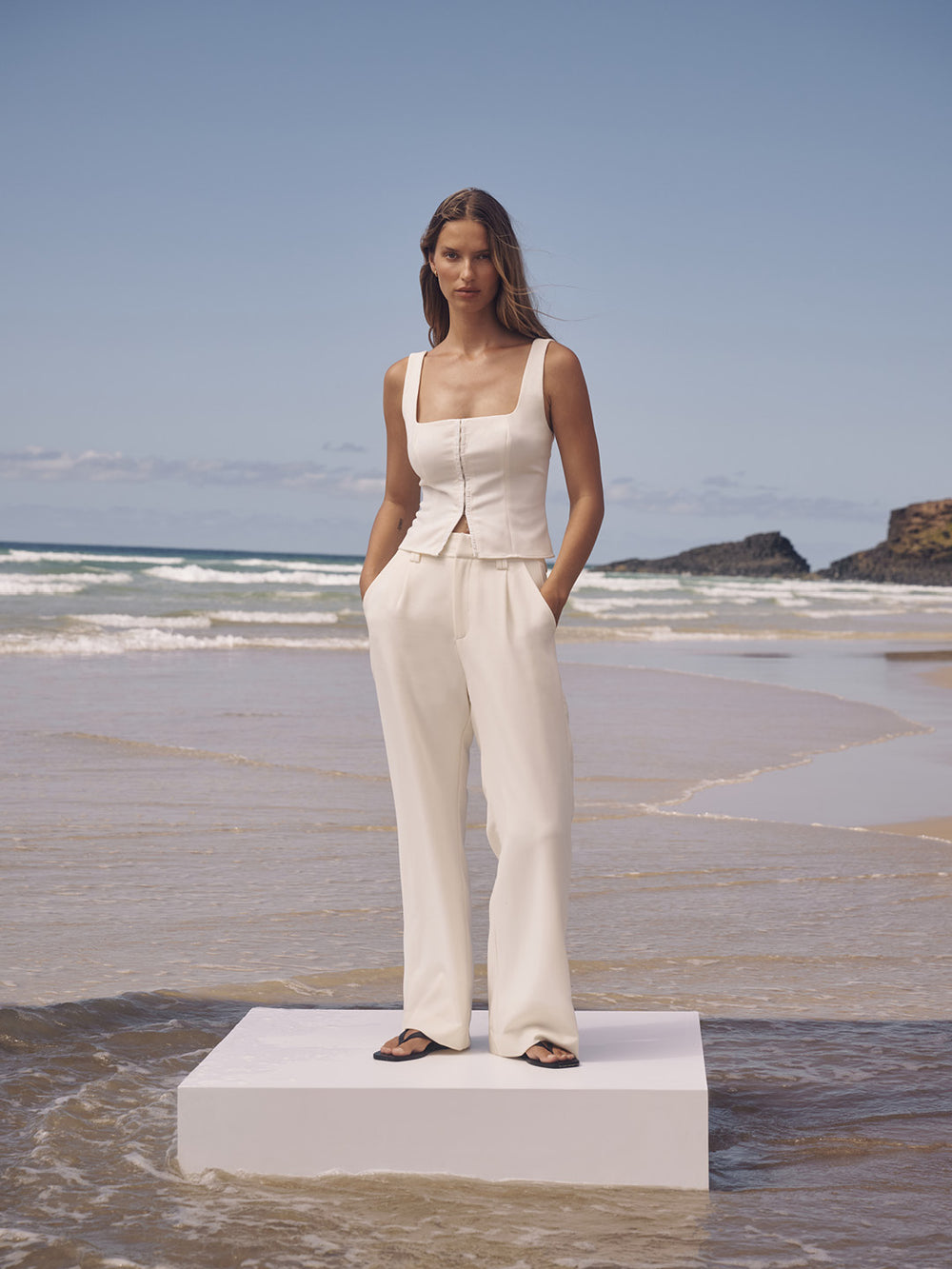 ROSA CREAM HOOK & EYE TOP