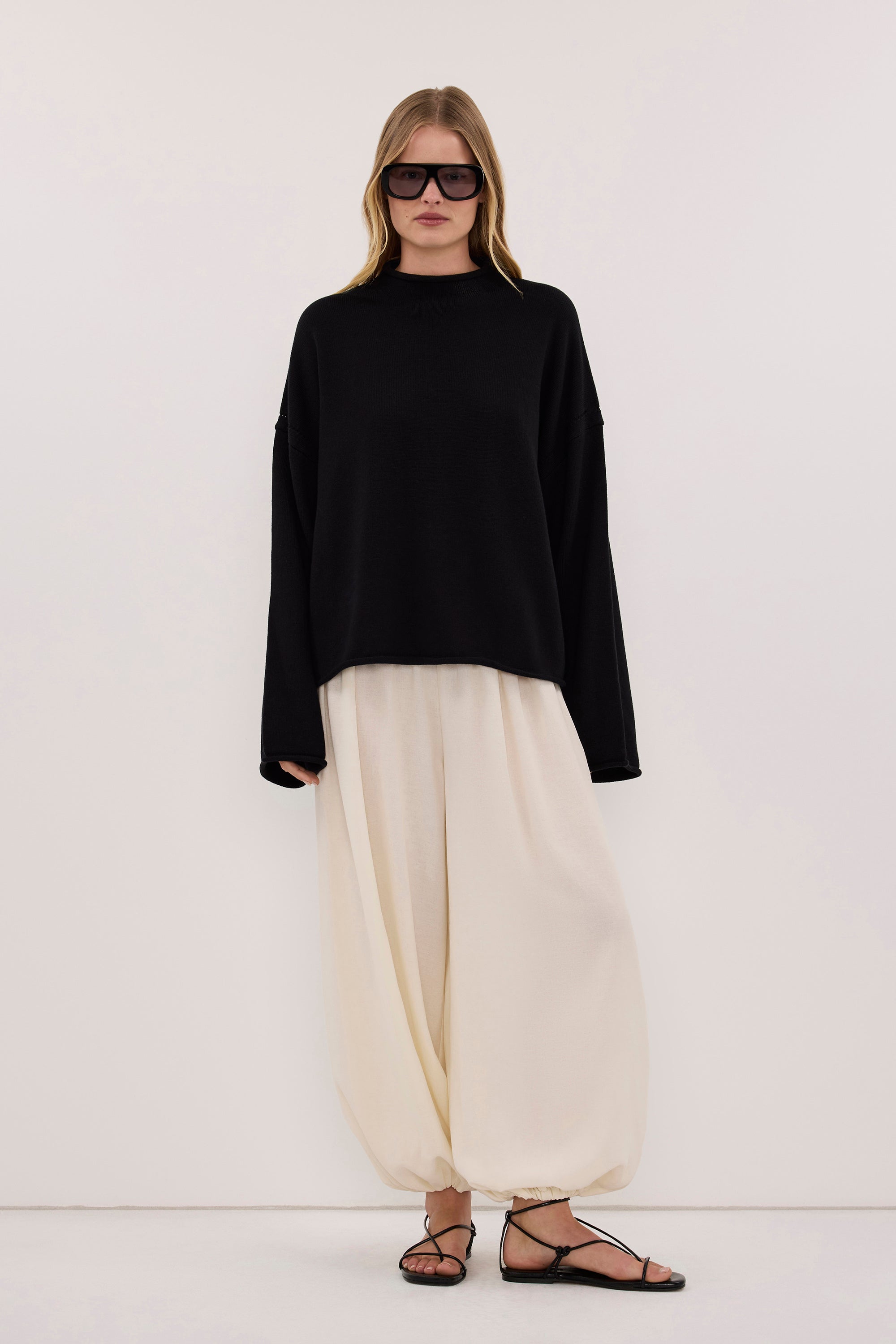 TARIAN BLACK KNIT JUMPER