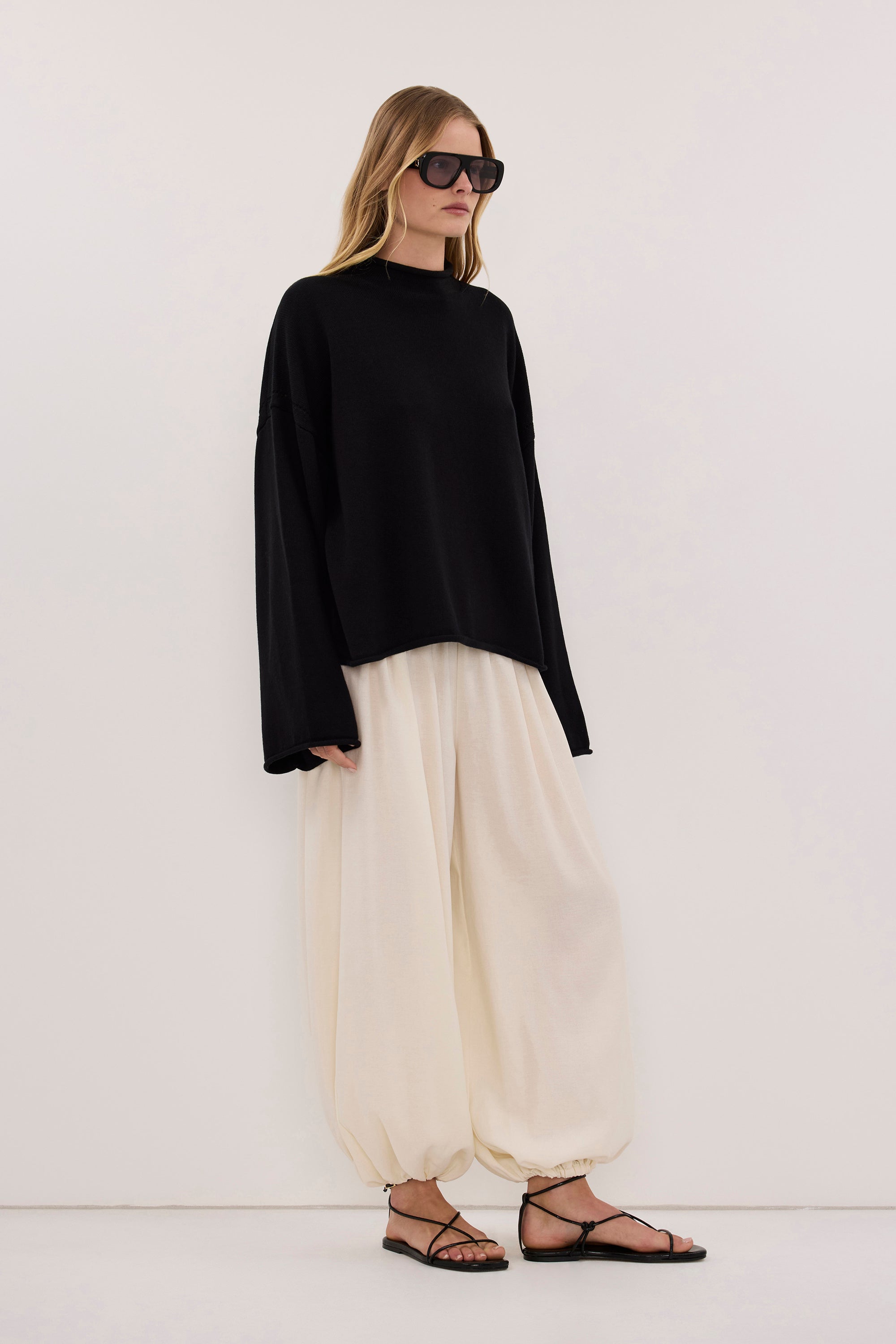 TARIAN BLACK KNIT JUMPER