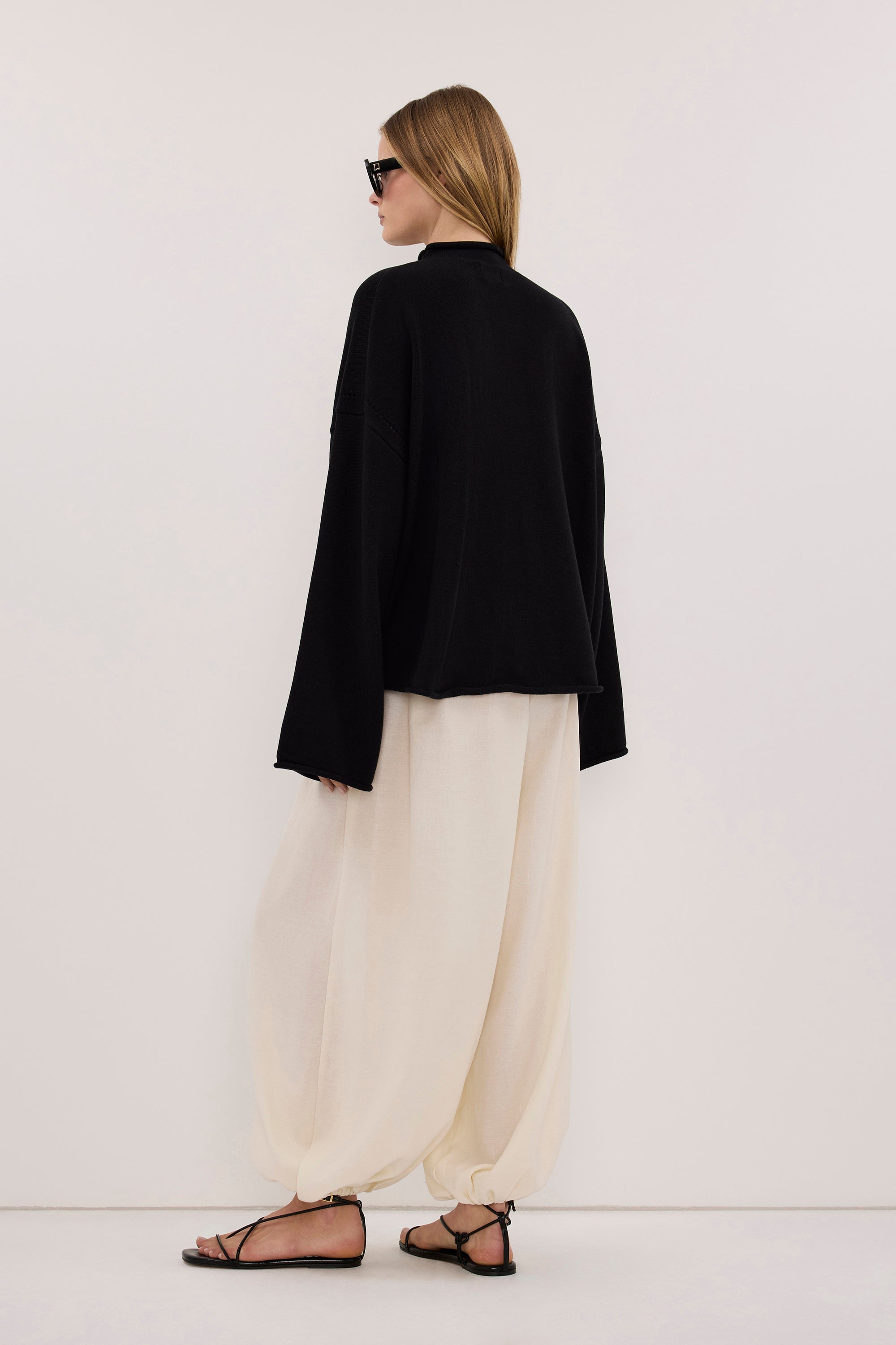 TARIAN BLACK KNIT JUMPER