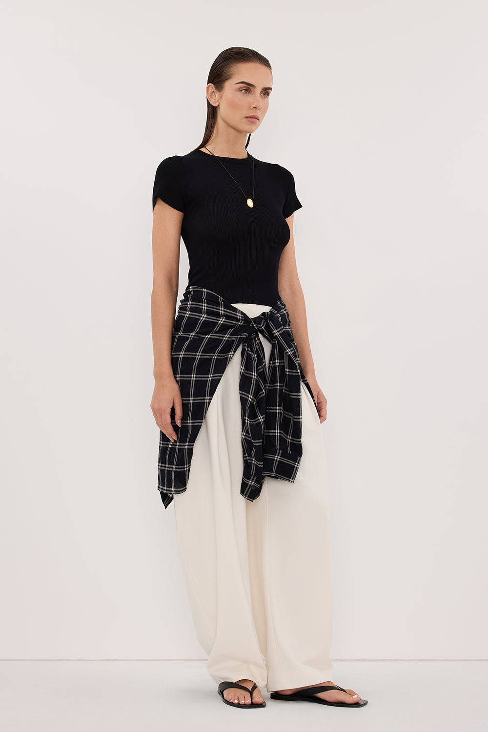 CLO BLACK RIBBED BABY TEE