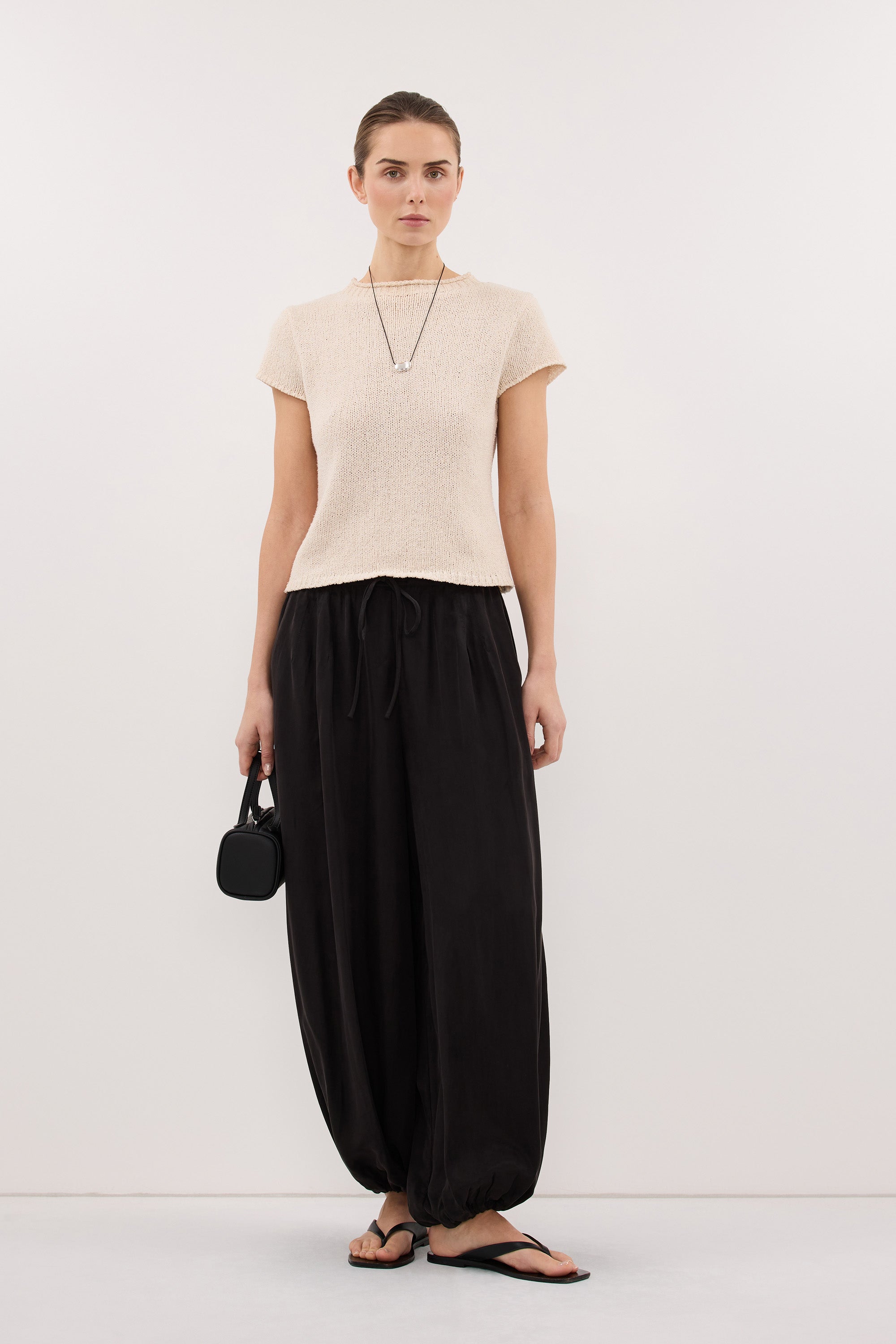 LEO SANDSTONE KNIT TOP
