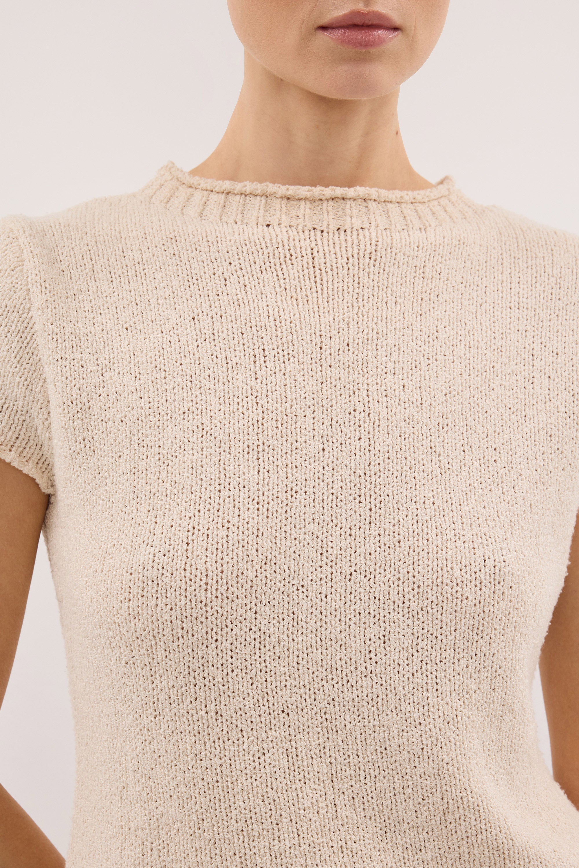LEO SANDSTONE KNIT TOP