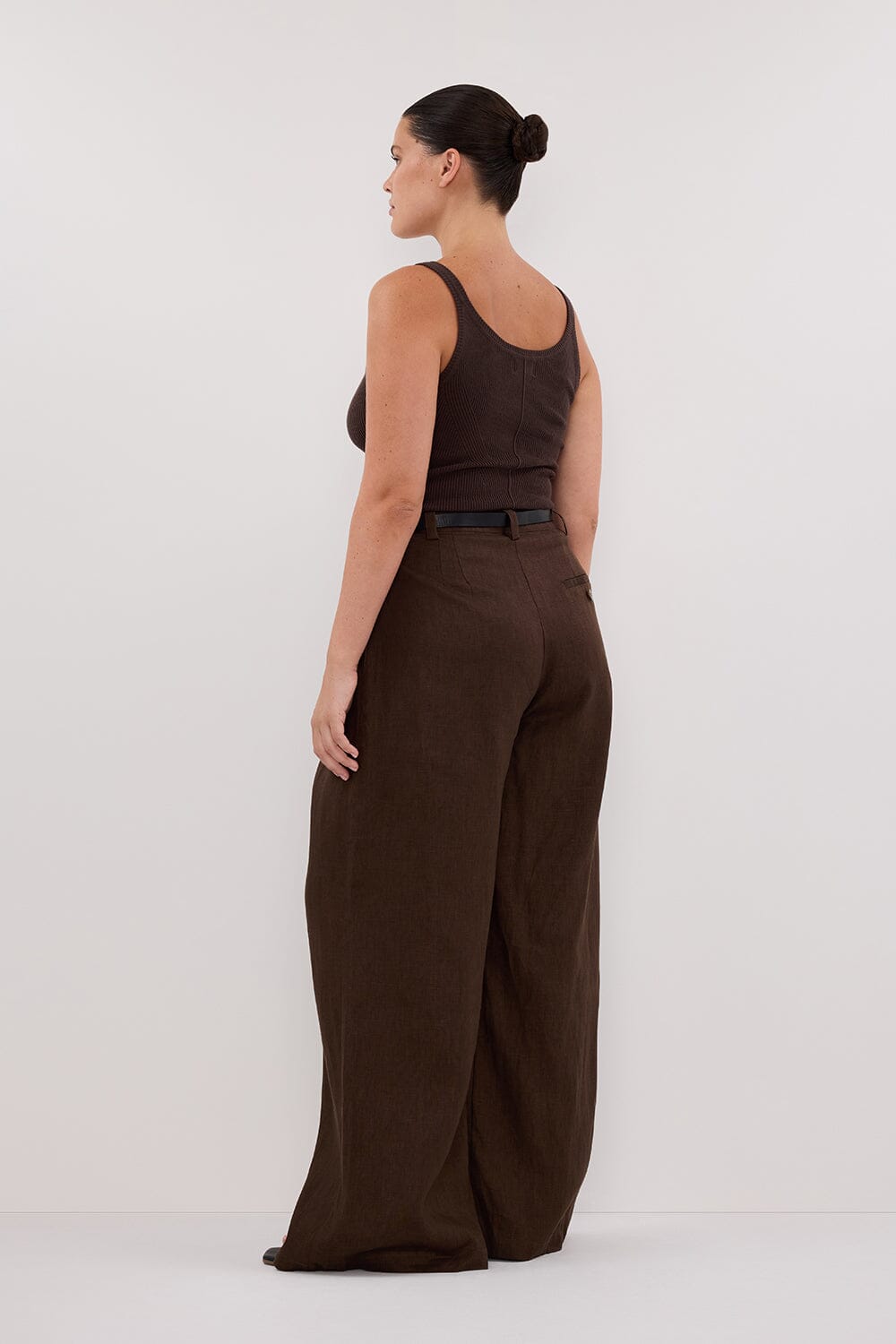 SIGNATURE CHOC SCOOP TANK Clothing DISSH Boutiques 