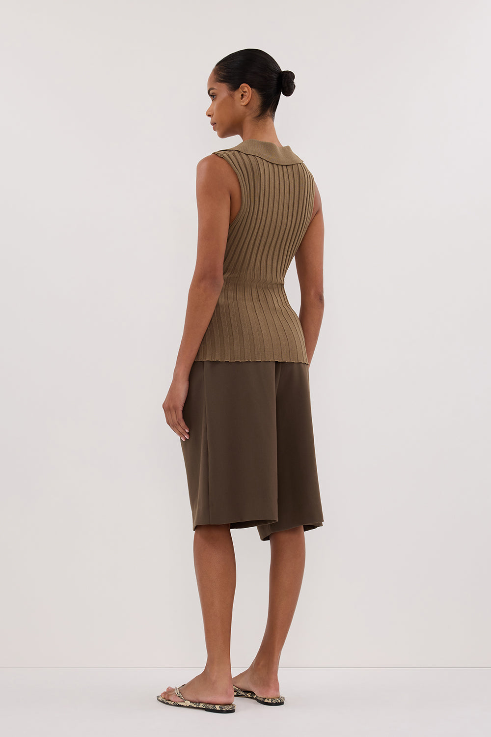 HAL OLIVE SLEEVELESS KNIT TOP Clothing DISSH Boutiques 